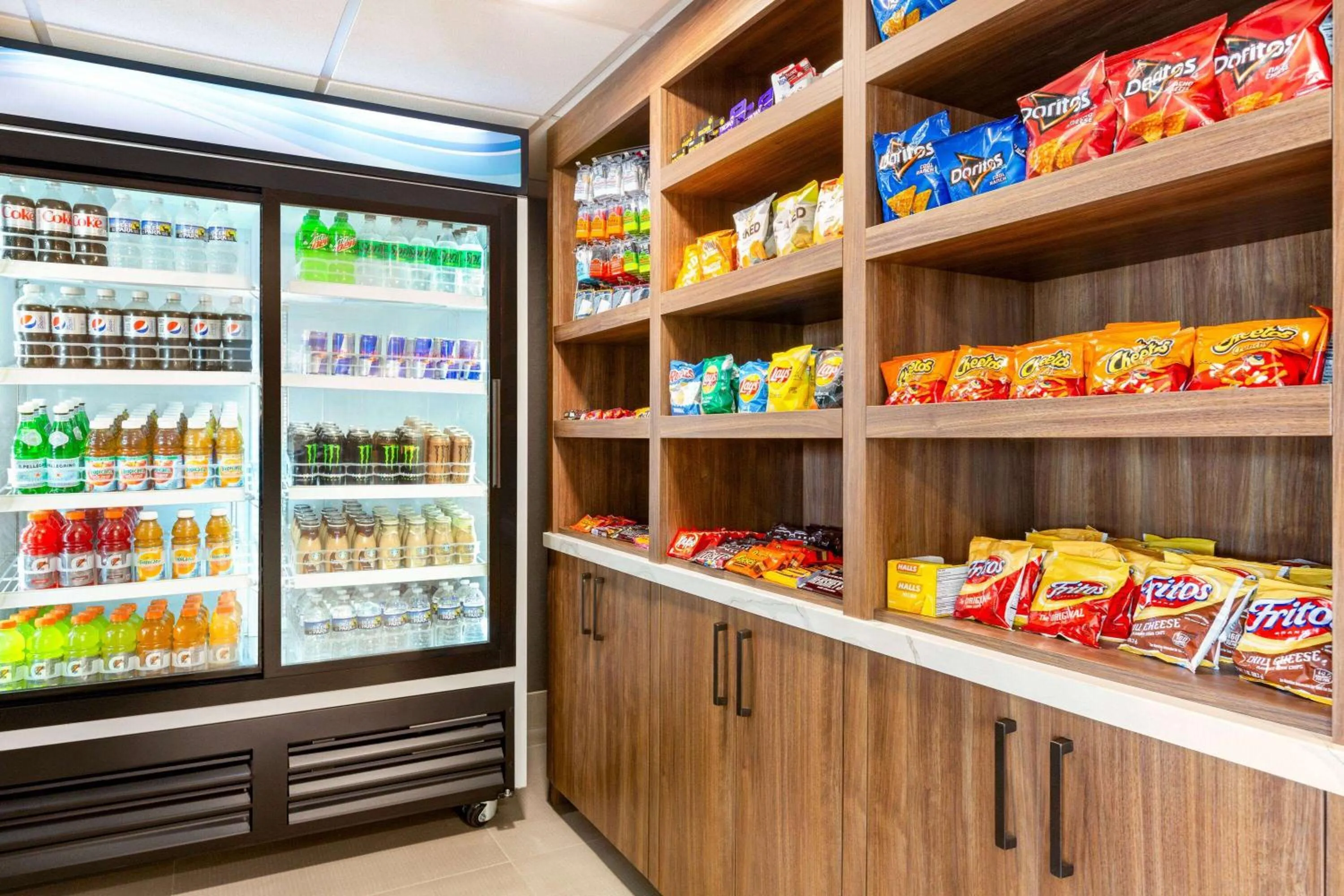 Food and drinks in La Quinta Inn by Wyndham Columbia NE Fort Jackson