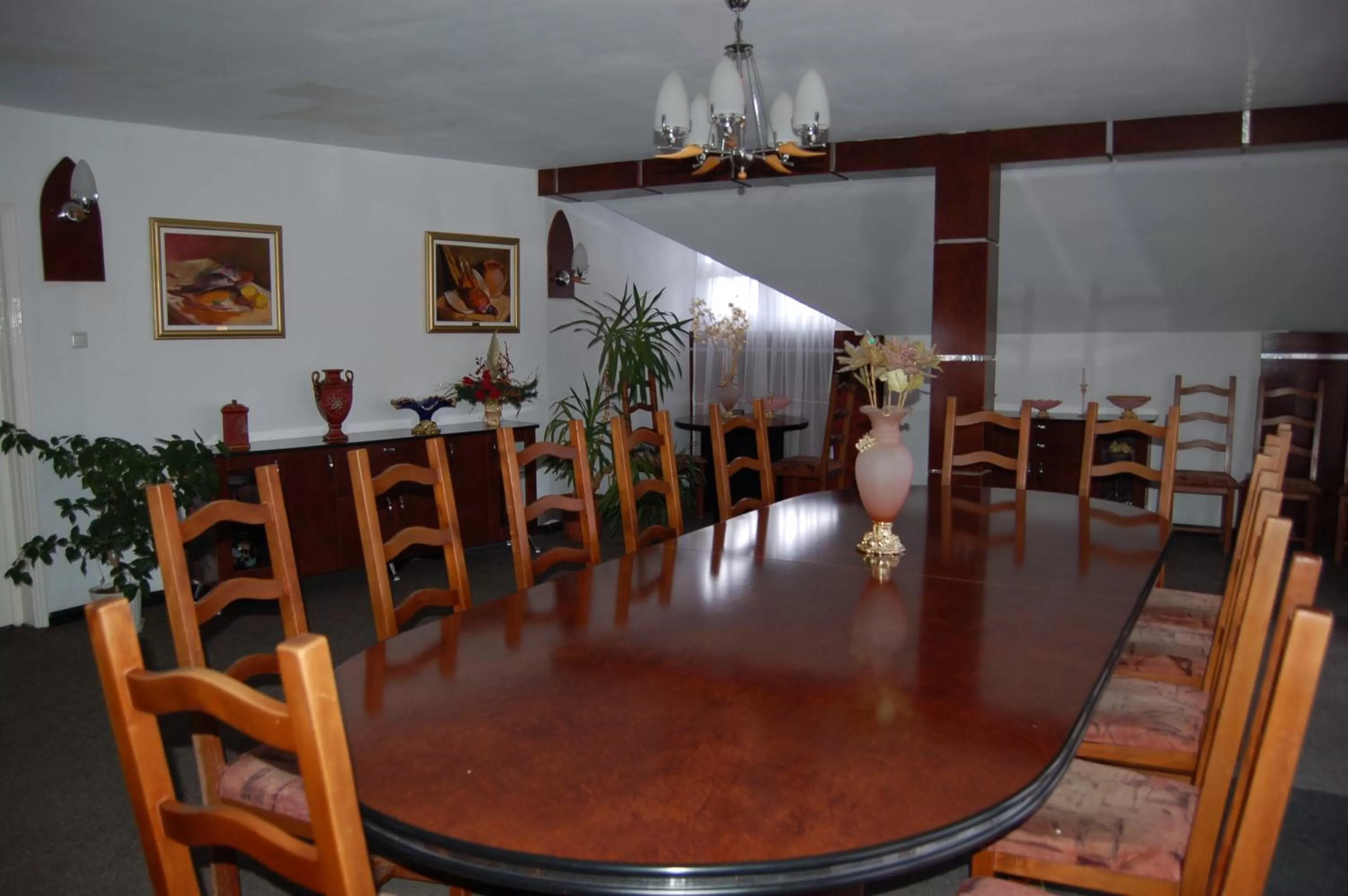 Restaurant/Places to Eat in Motel Maestro