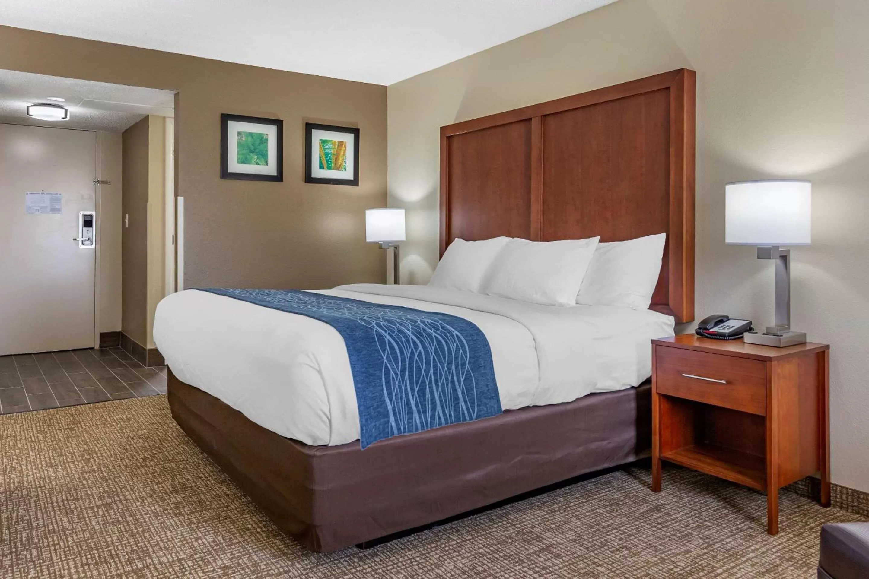 Photo of the whole room, Bed in Comfort Inn & Suites Spring Lake - Fayetteville near Fort Bragg