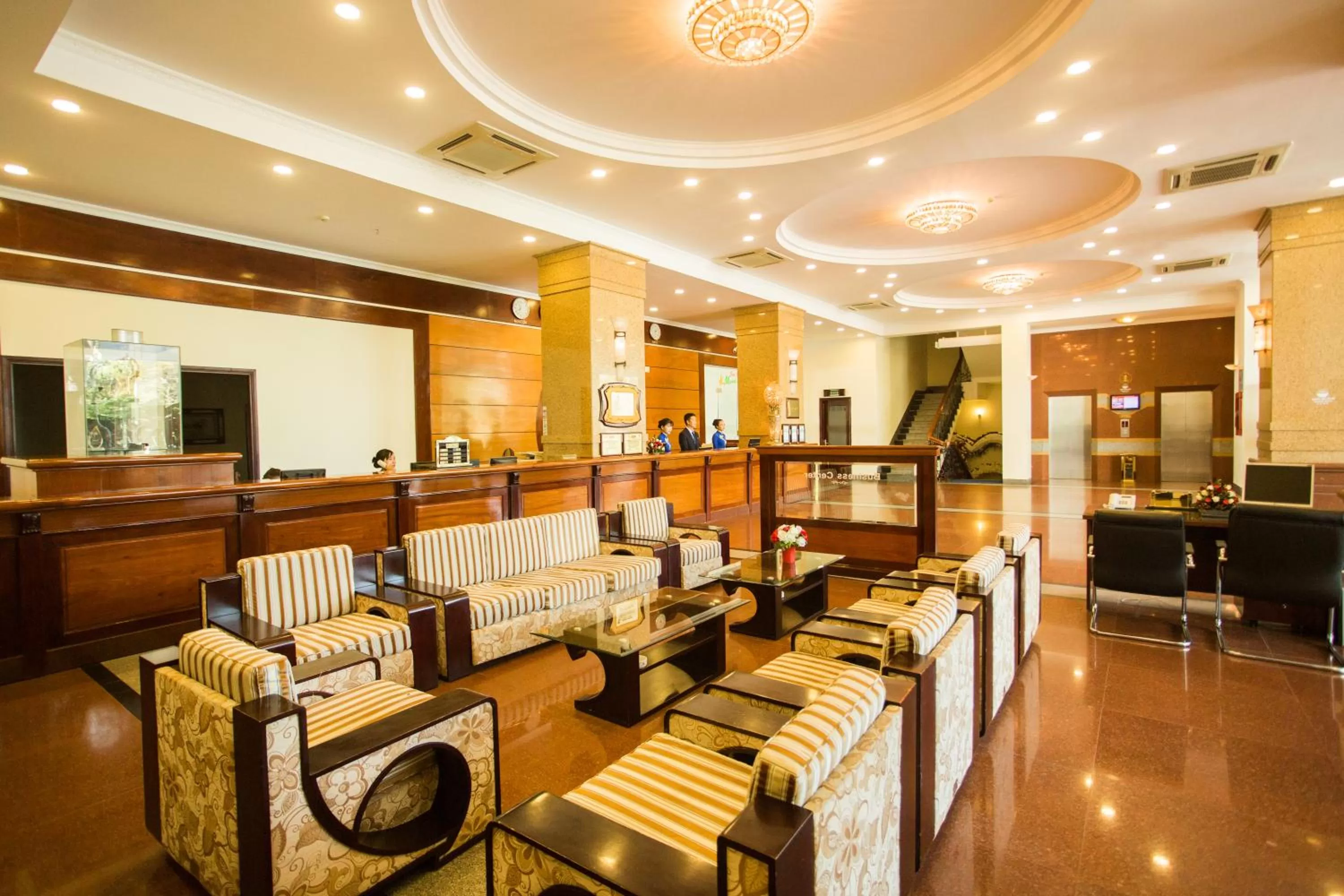 Communal lounge/ TV room in Seagull Hotel