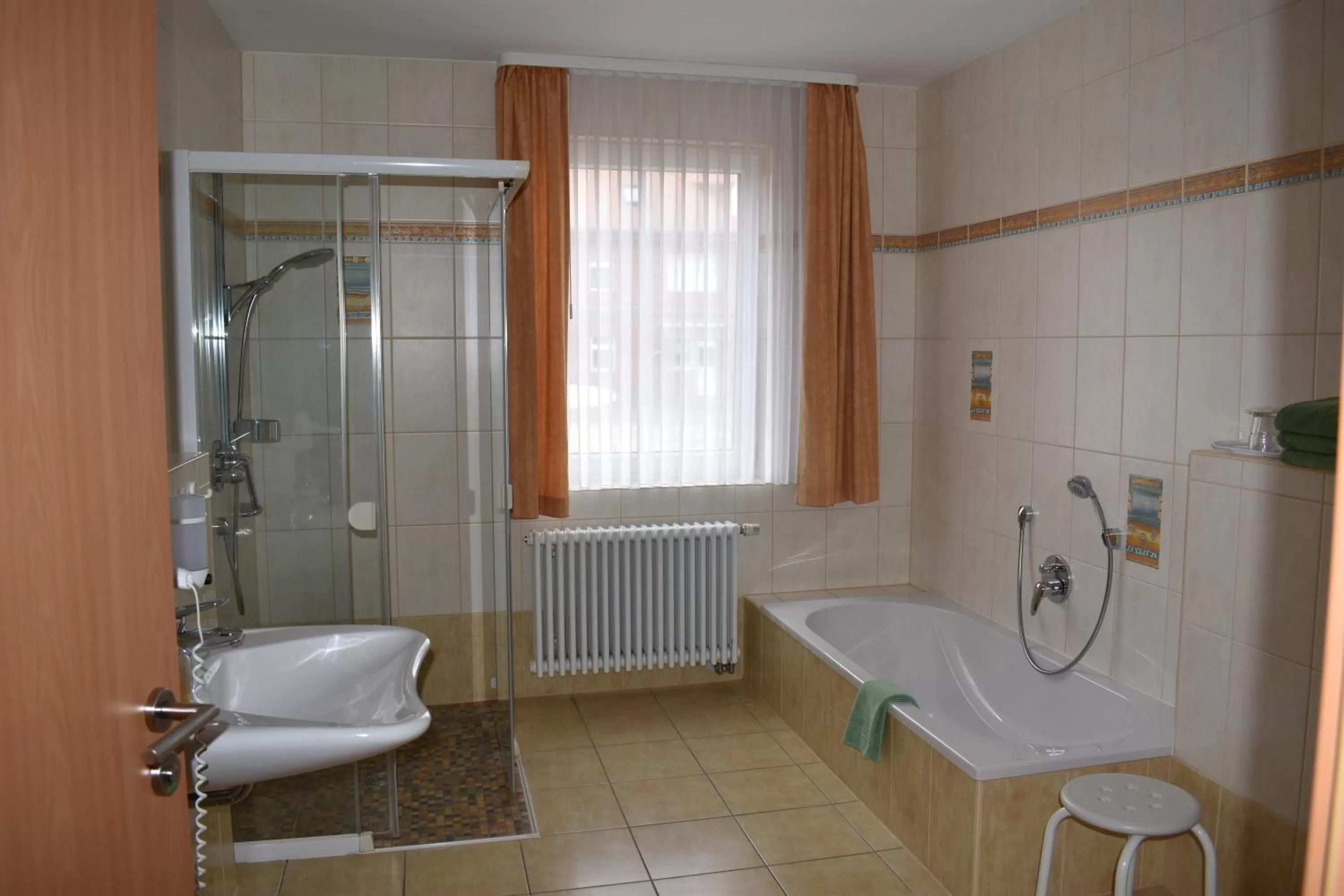 Bathroom in Hotel garni "Am Hafen"