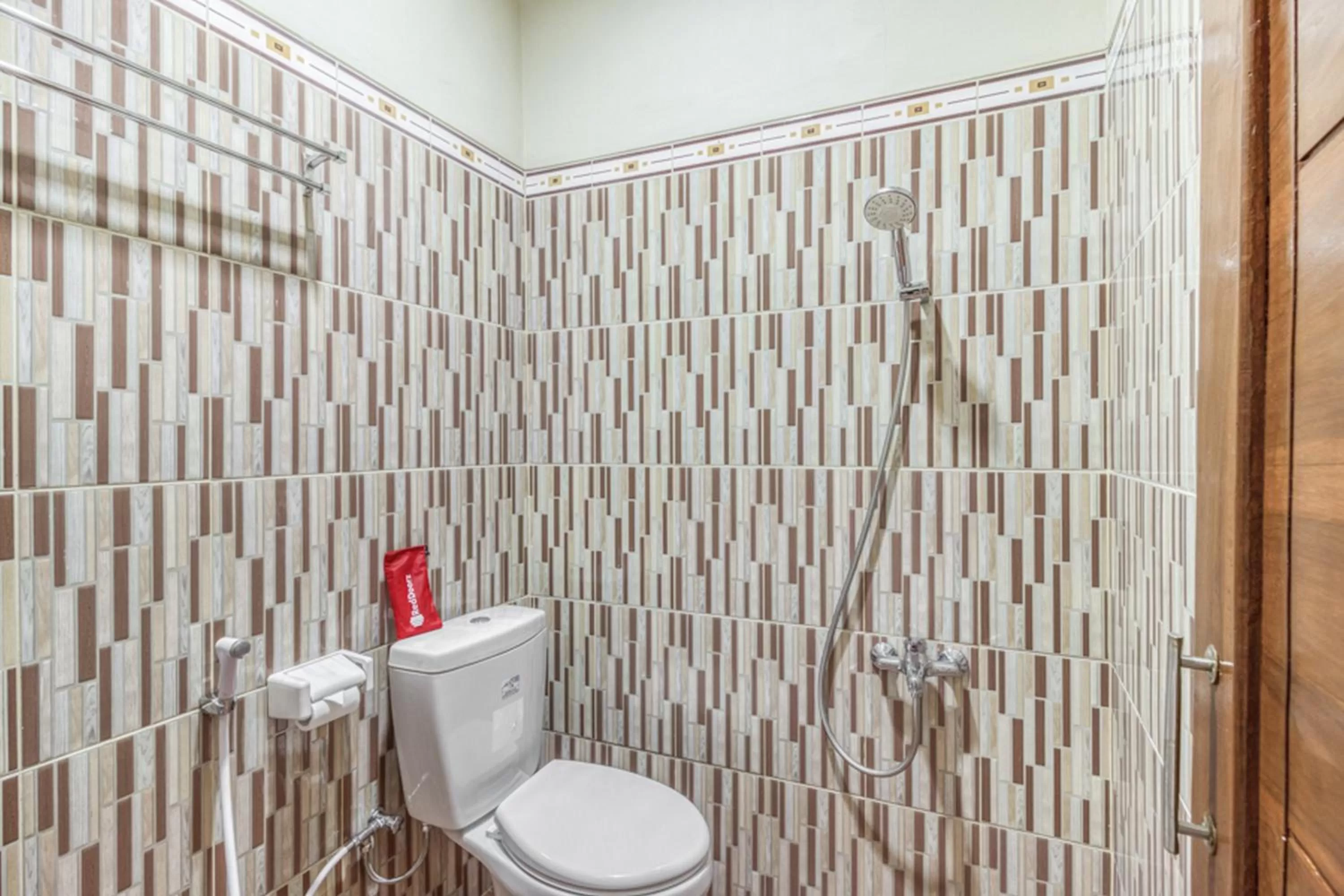 Bathroom in RedDoorz near Jogja National Museum