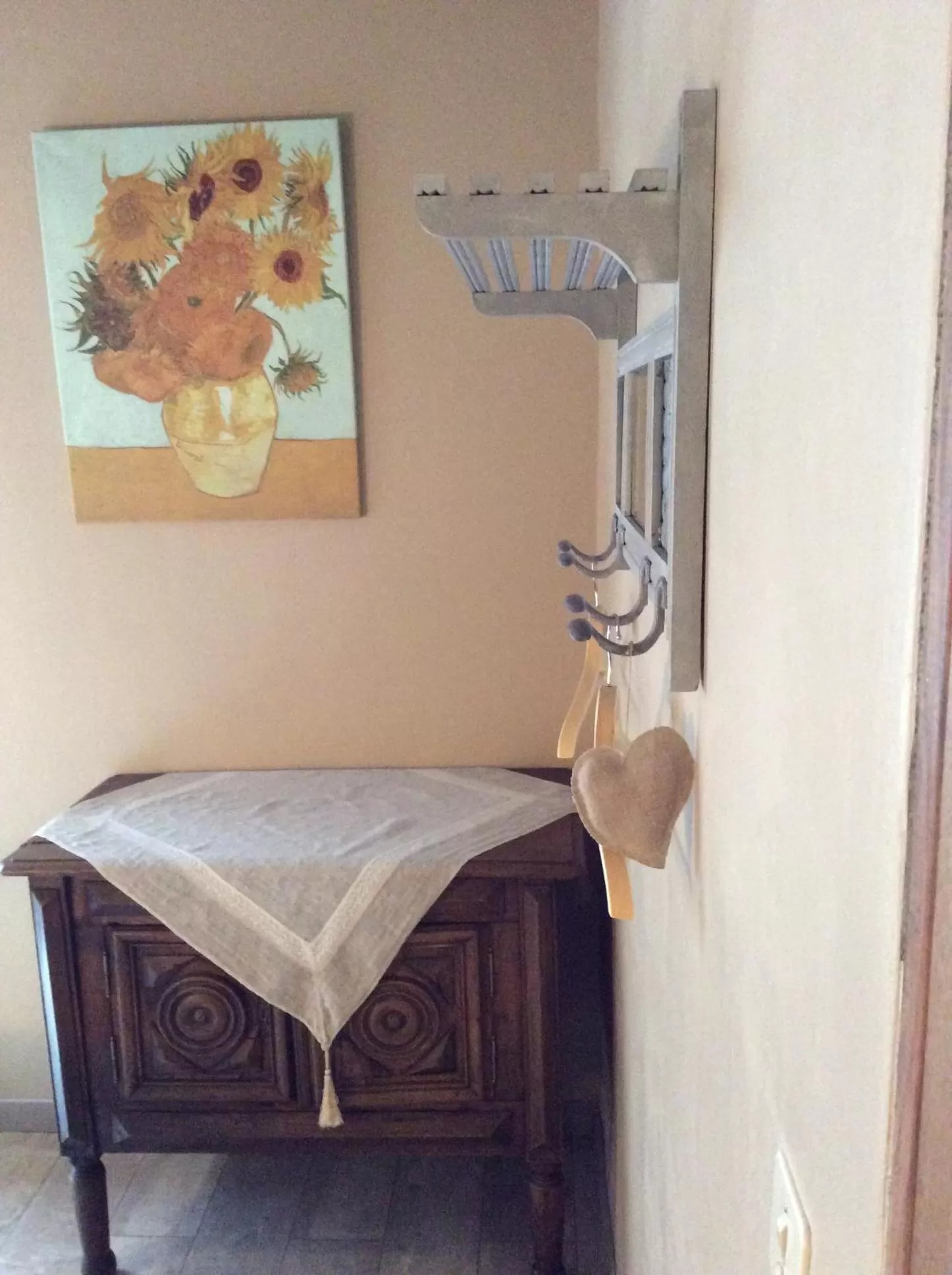 Decorative detail, Bed in Chambre d'hotes la Quercynoise