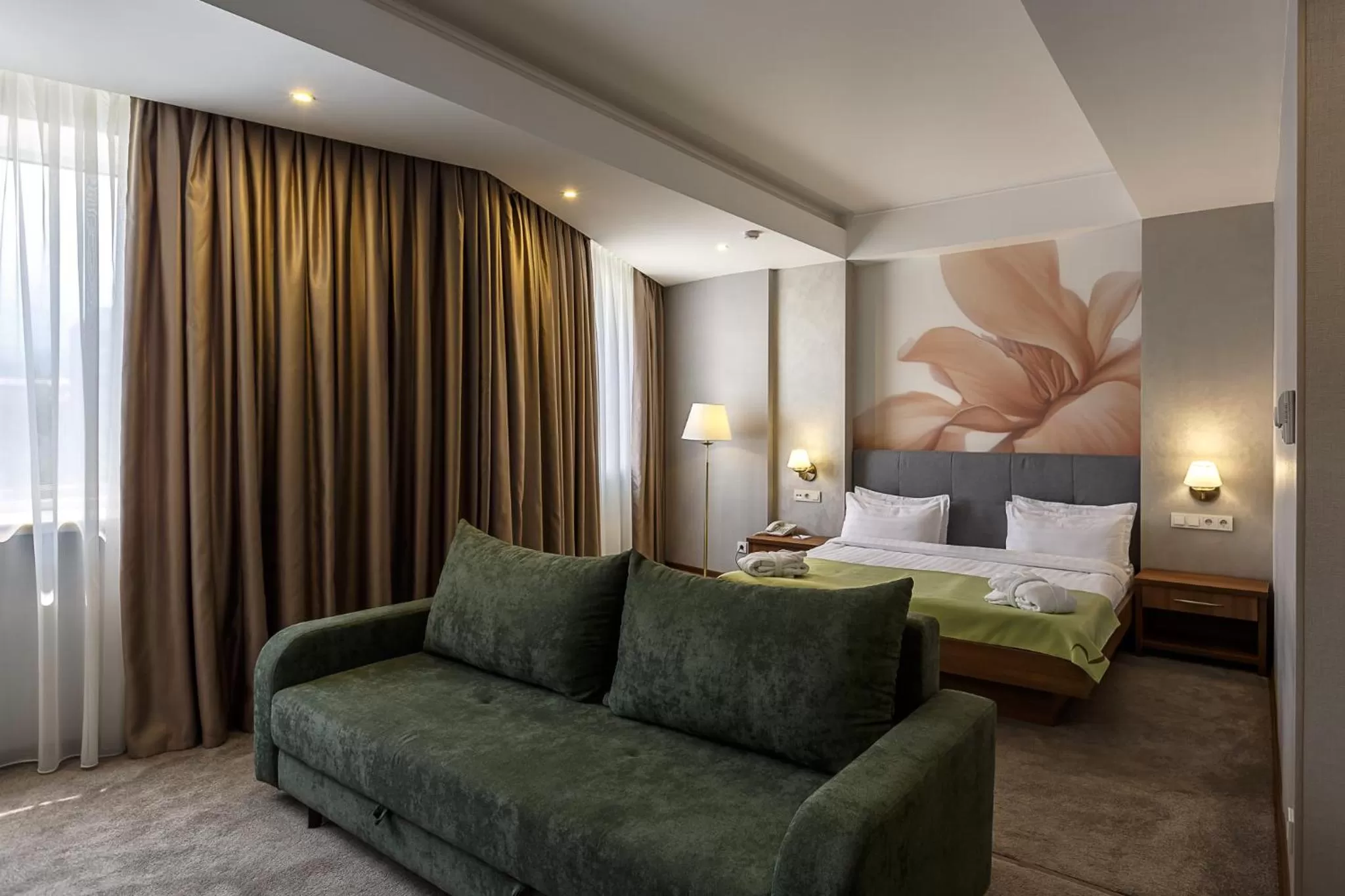 Photo of the whole room, Bed in Renion Hills Hotel