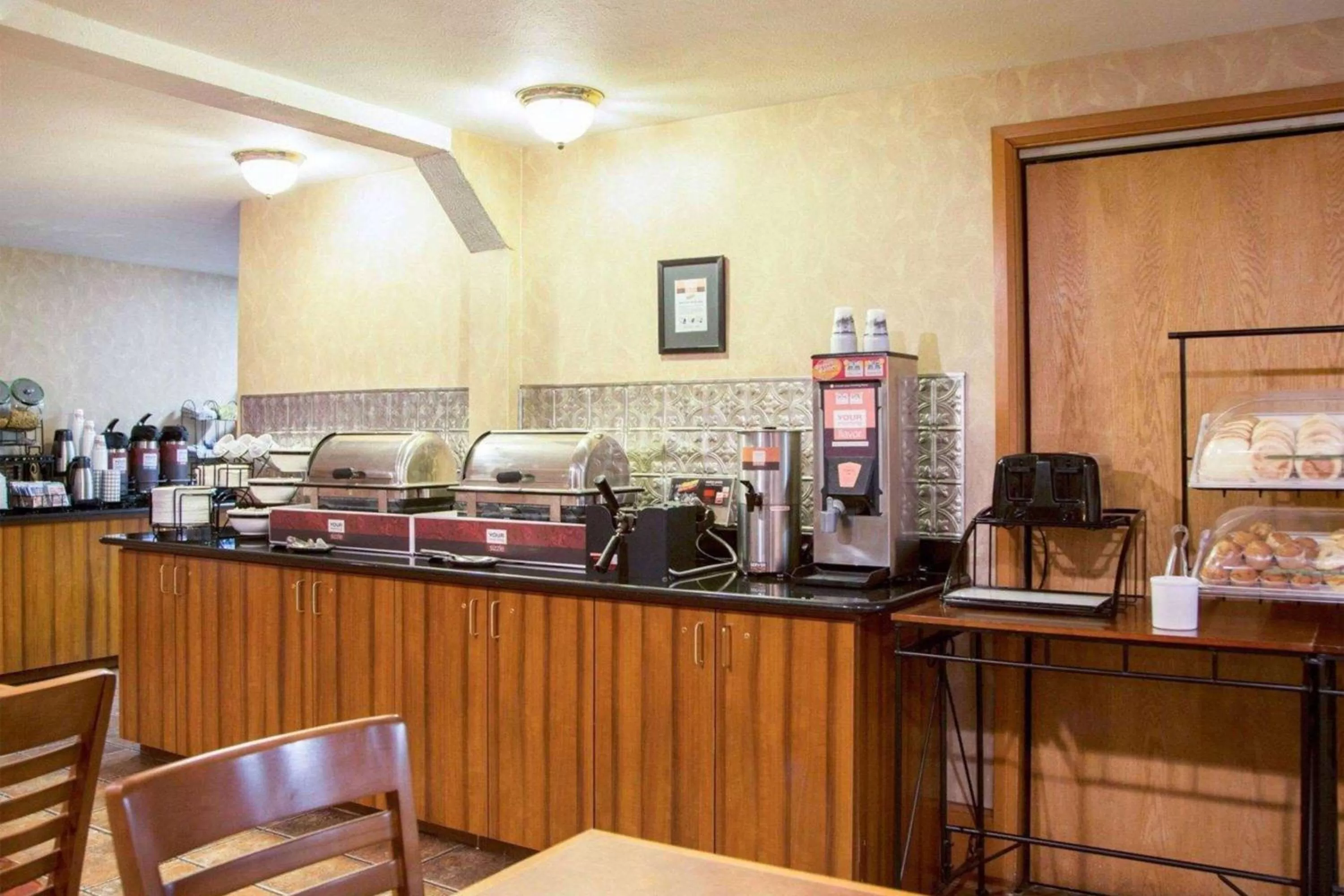 Coffee/tea facilities in Wingate by Wyndham Anchorage Downtown - Ship Creek