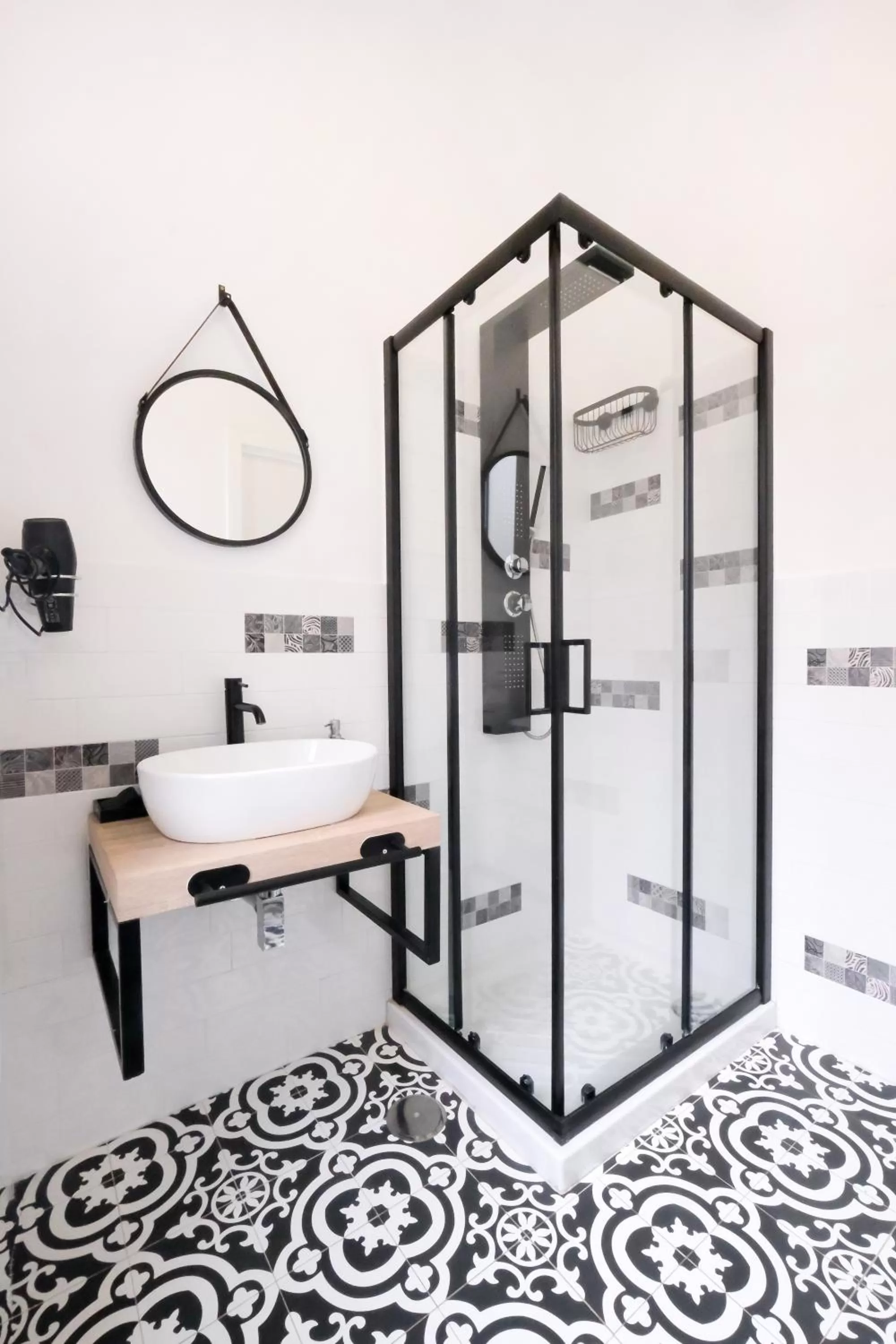 Bathroom in LH51 Rooms