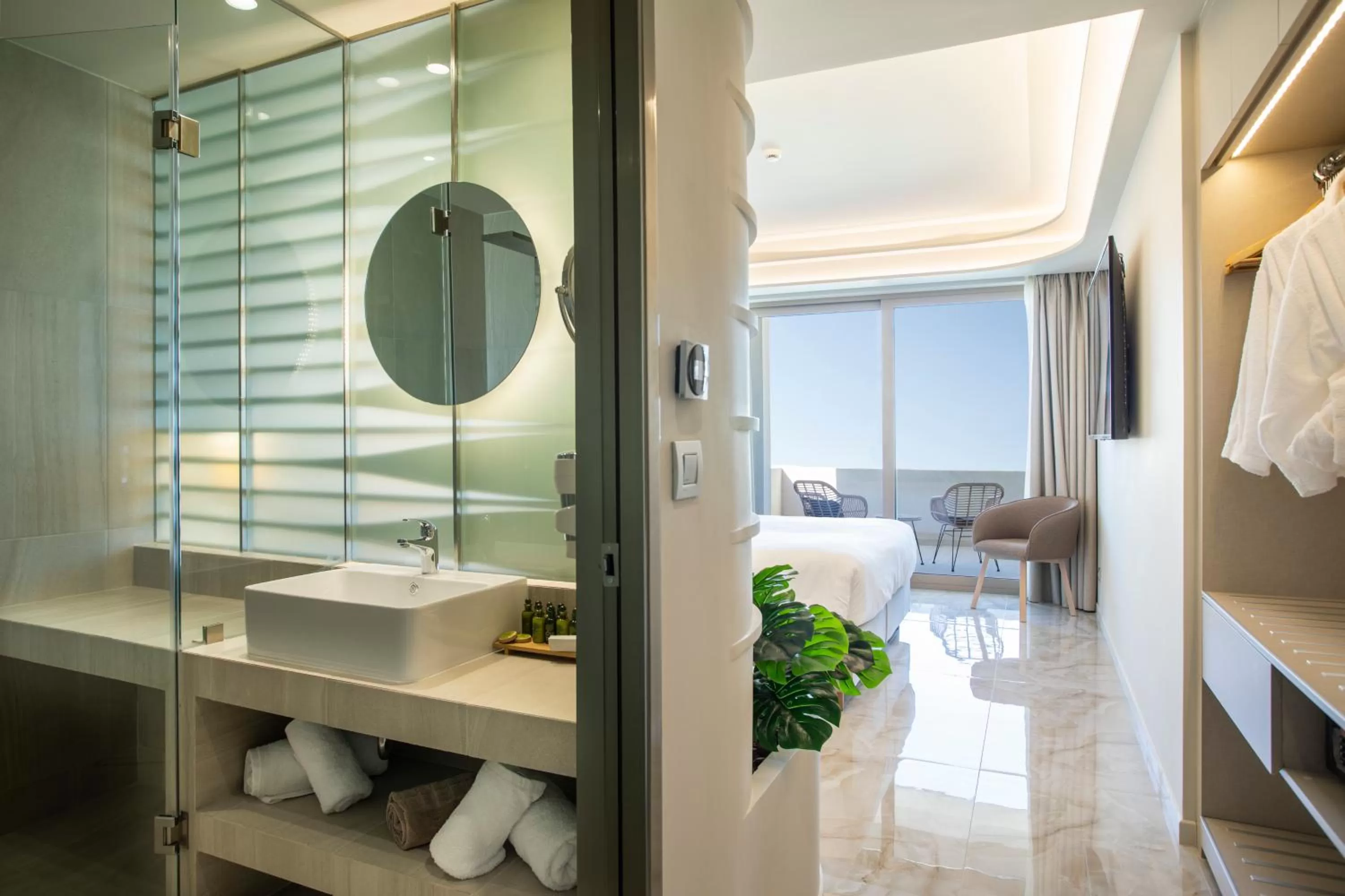 Bathroom, Bed in Green Suites Boutique Hotel