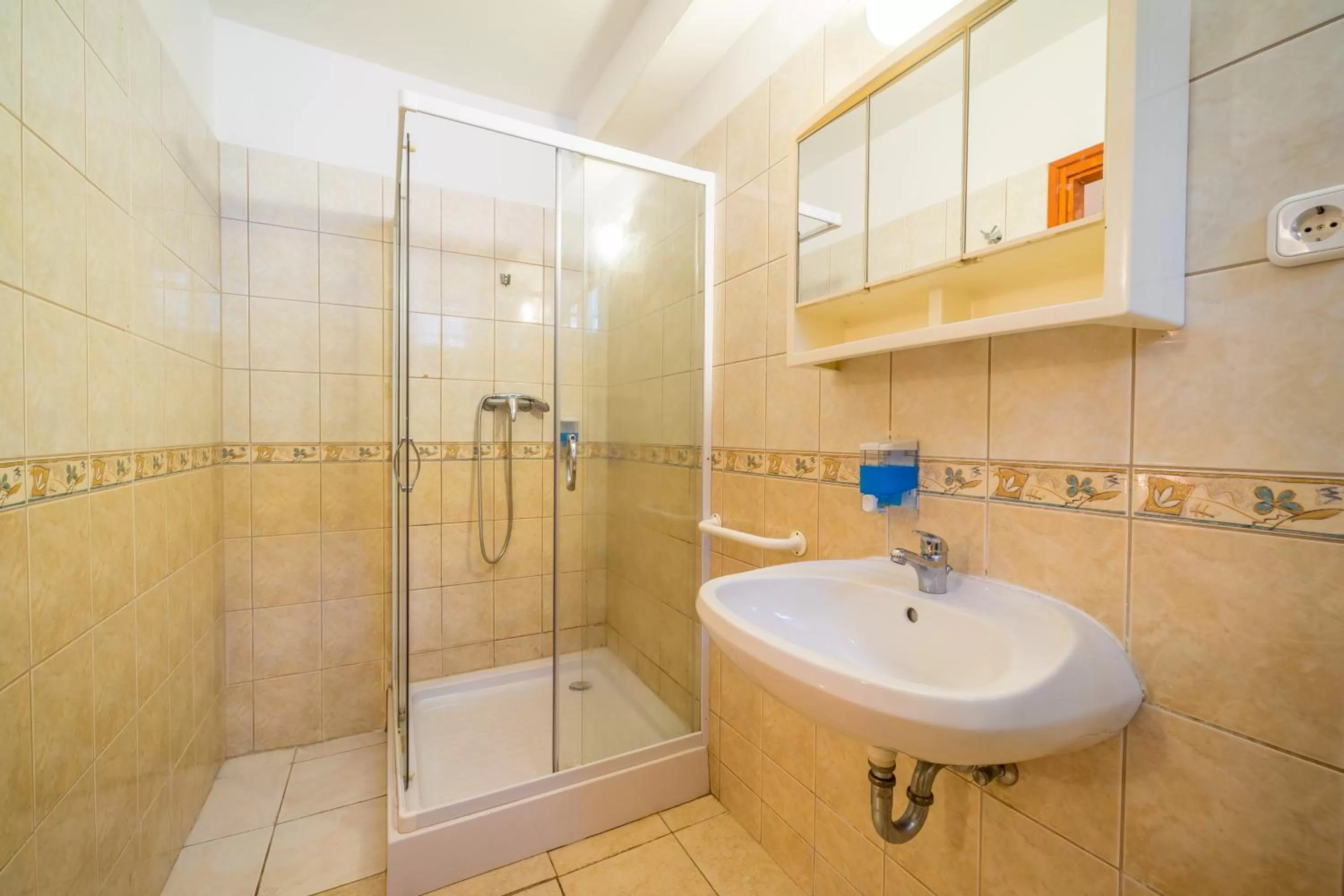 Bathroom in Easy Star Hotel