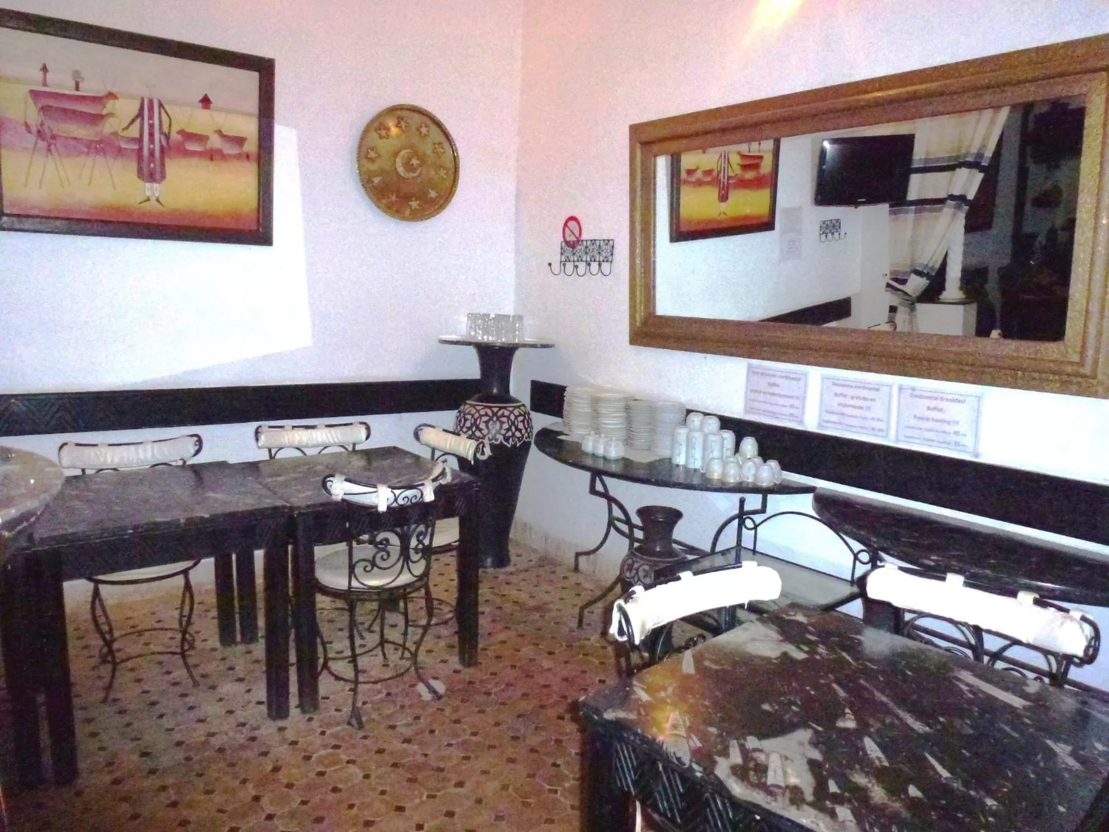 Breakfast, Restaurant/Places to Eat in Ryad Laârouss