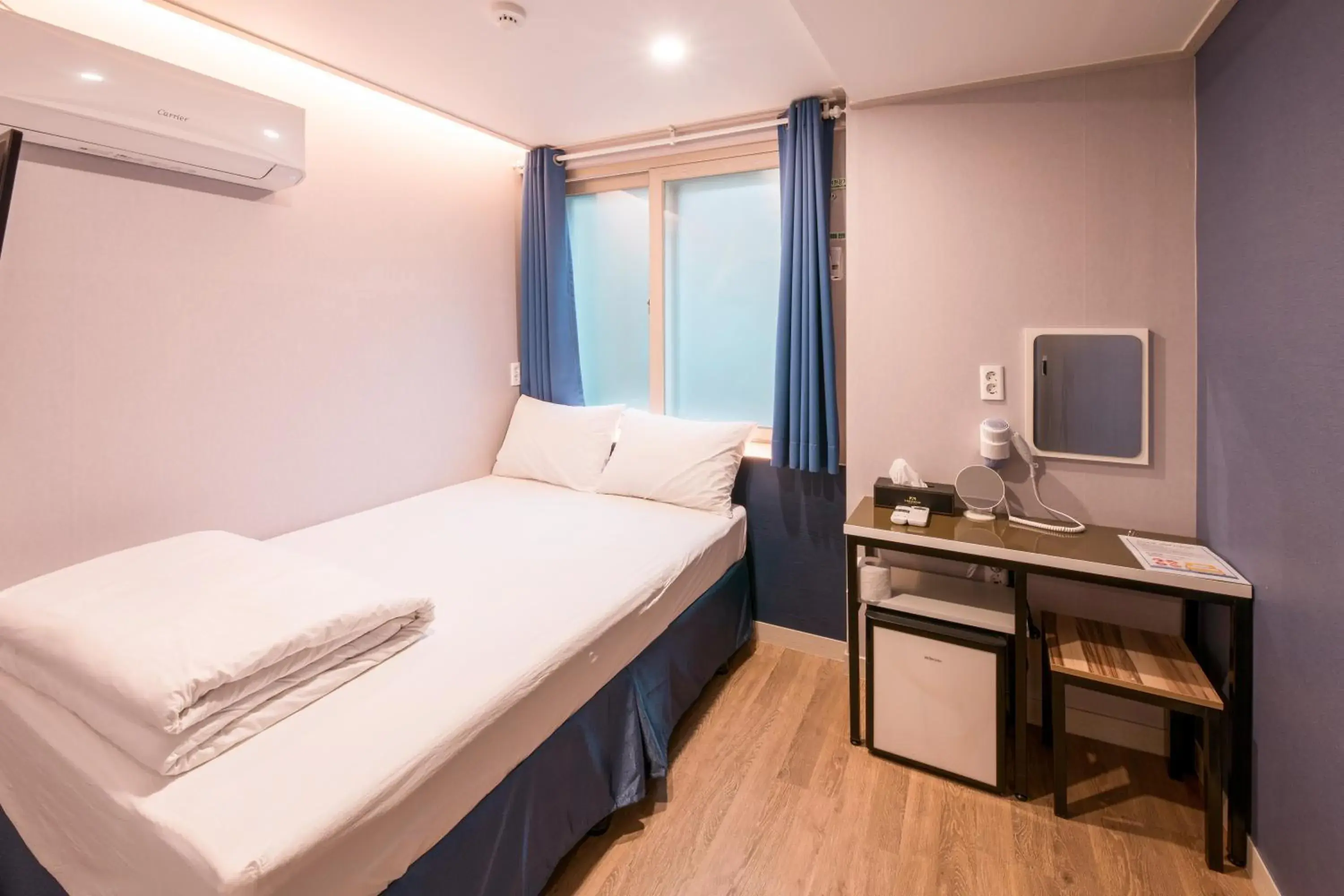 Standard Double Room with Private Bathroom in MAMA Guesthouse Haeundae Standard Double Room with Private Bathroom in MAMA Guesthouse Haeundae