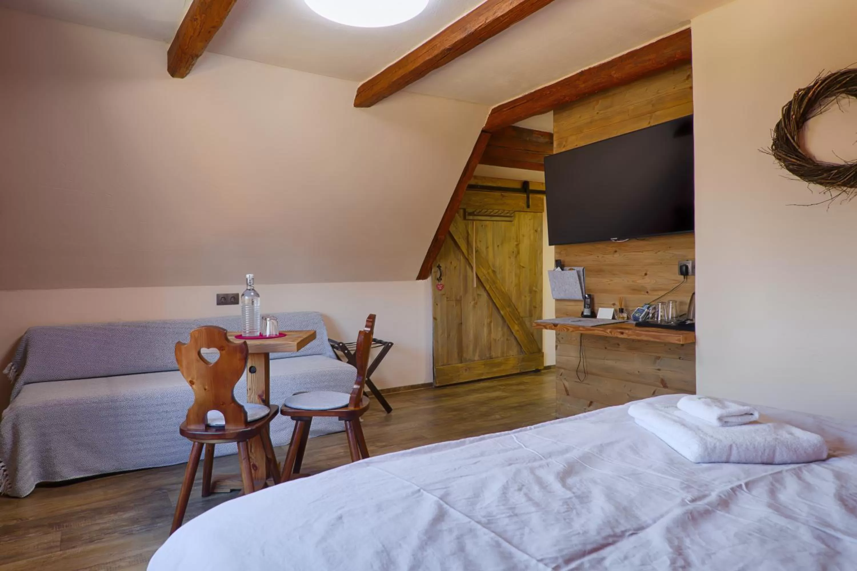 Photo of the whole room, Bed in Sennerhütte Landhotel