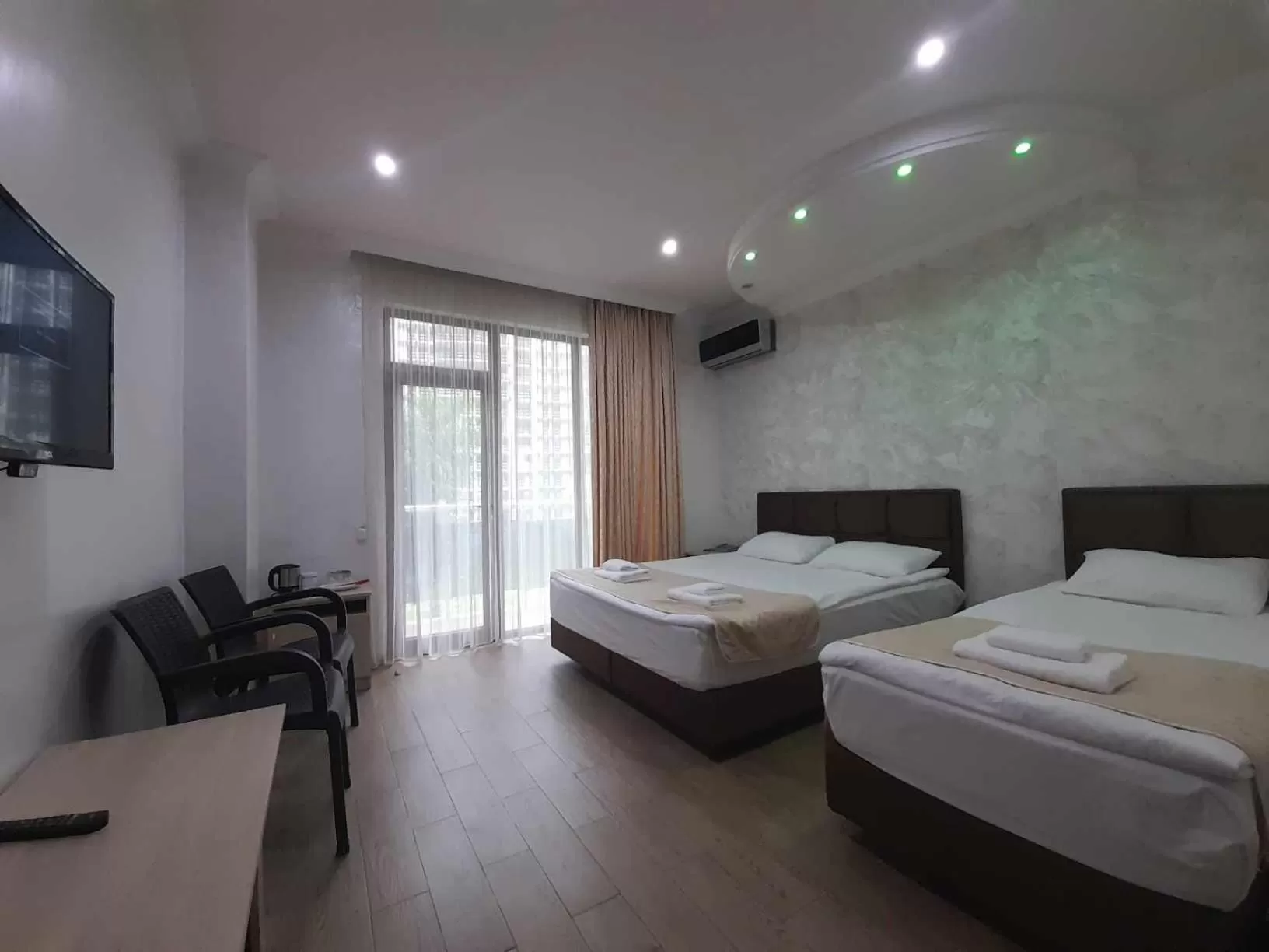 TV and multimedia in Hotel Royal Palace