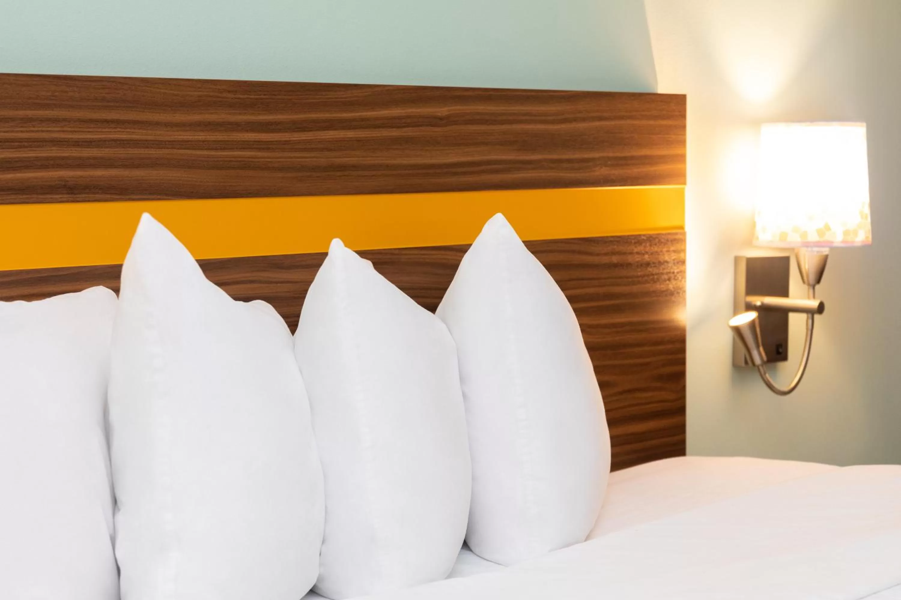 Photo of the whole room, Bed in SPOT X Hotel Orlando Intl Dr by The Red Collection