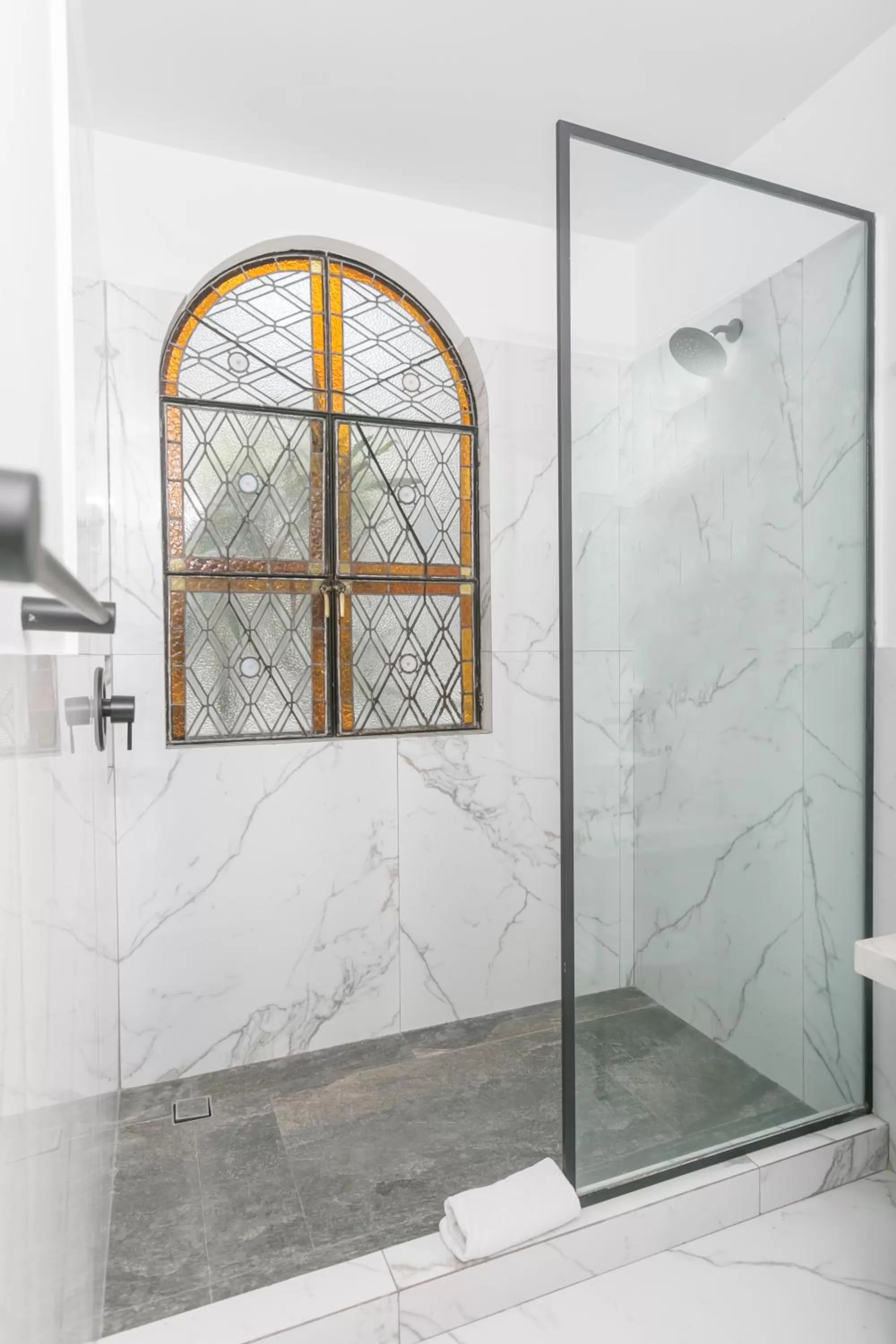 Bathroom in Orchid House Mexico City