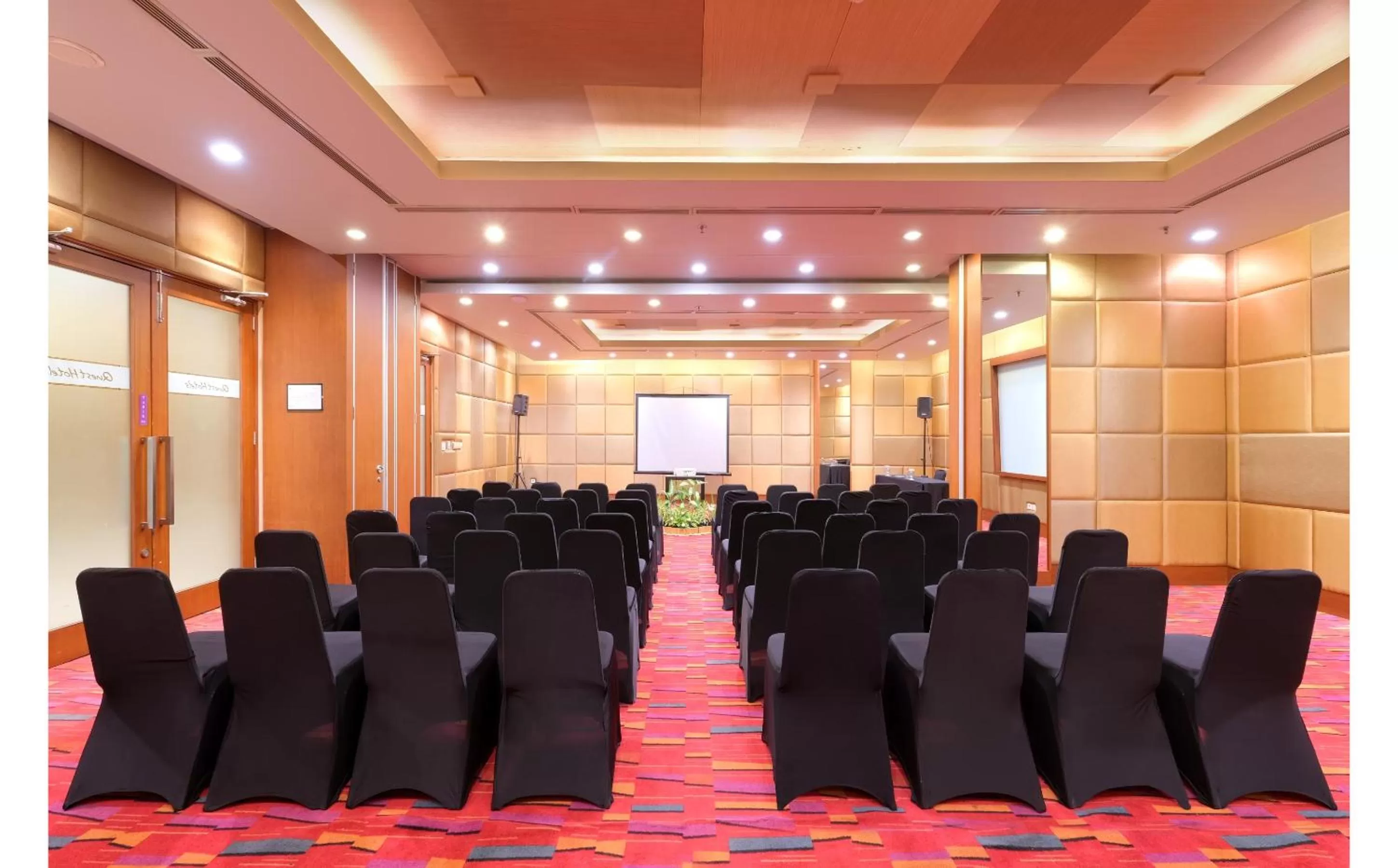 Meeting/conference room in Quest Hotel Simpang Lima - Semarang by ASTON