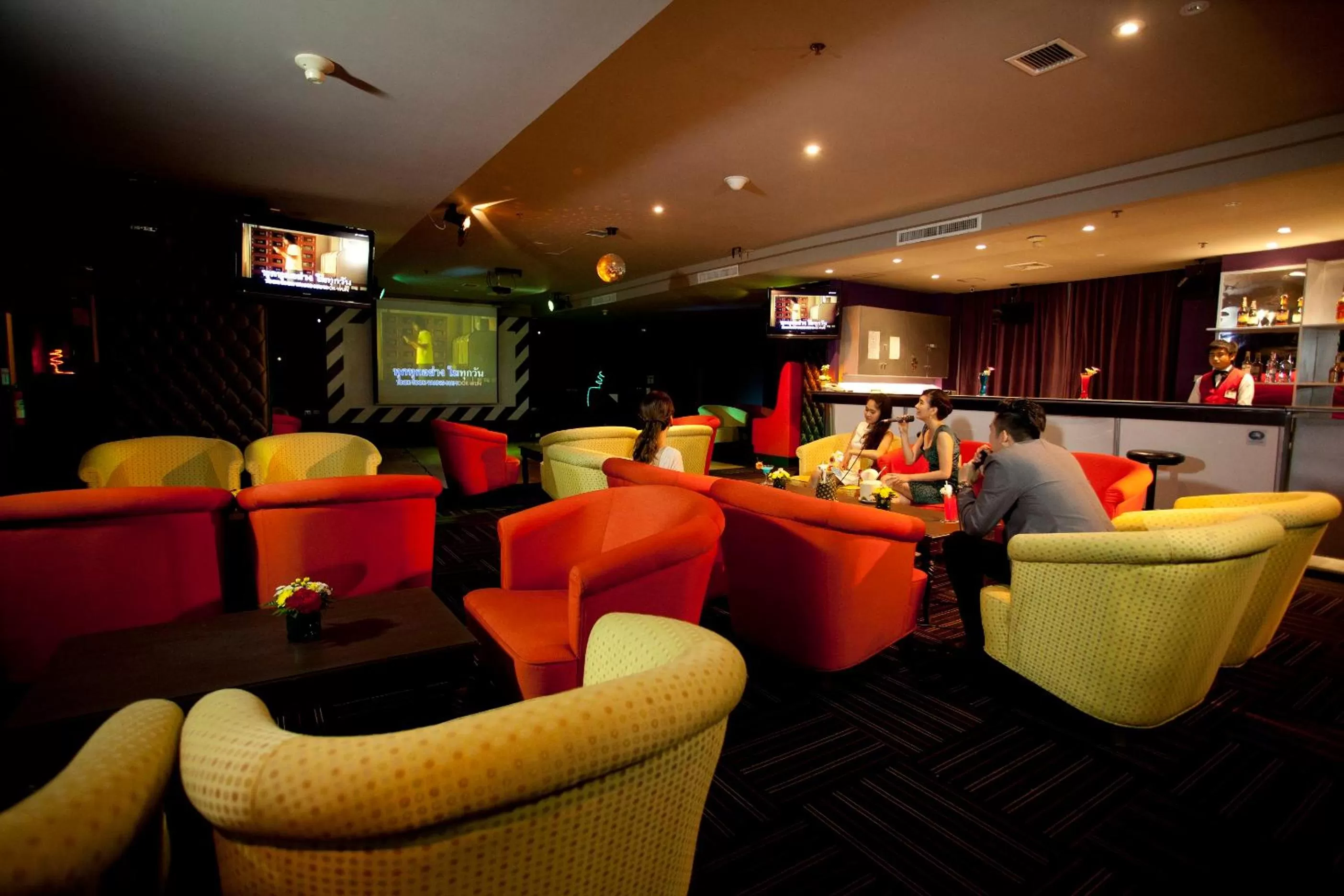 Lounge or bar in Jomtien Palm Beach Hotel and Resort