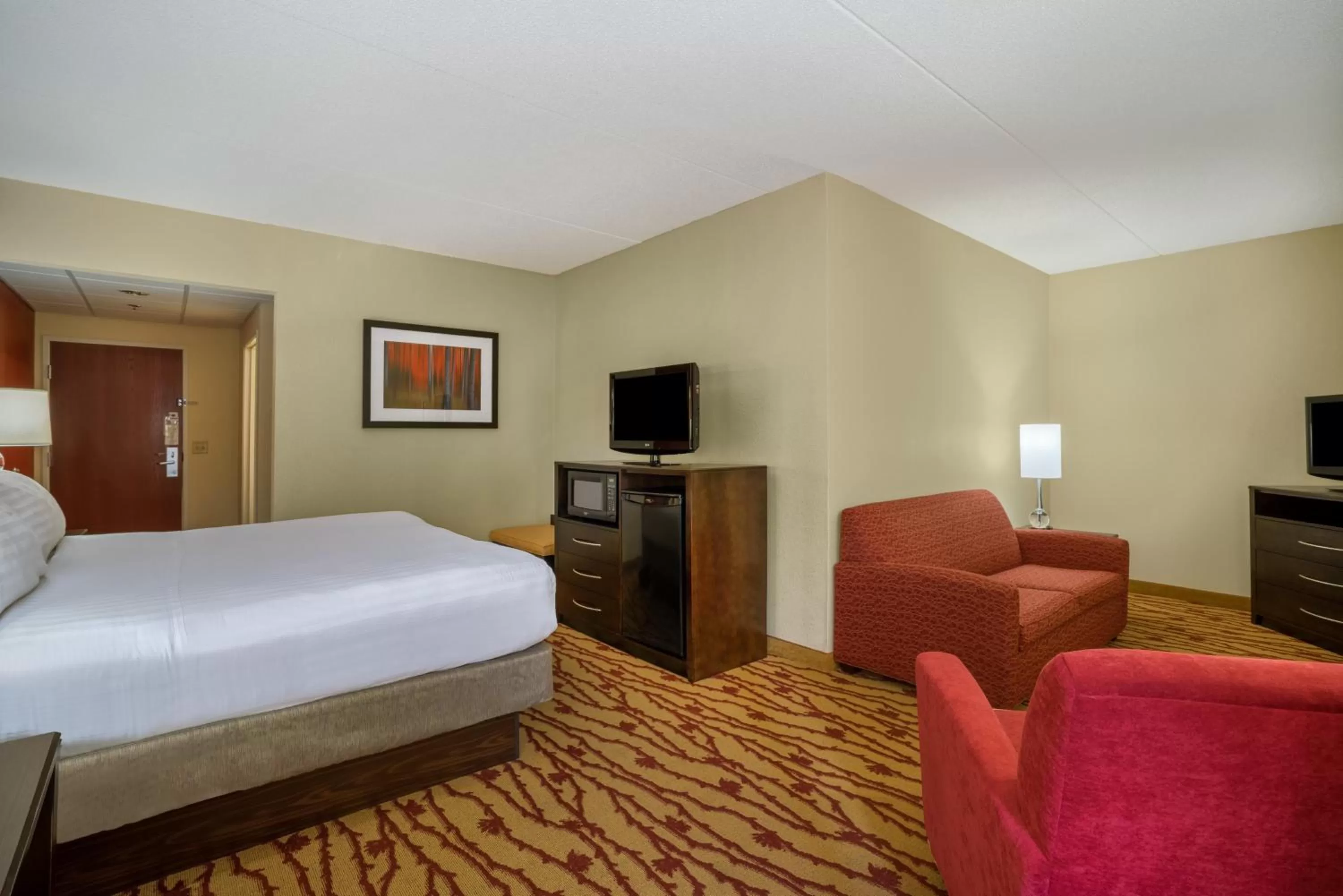 Photo of the whole room, Bed in Holiday Inn Express Hanover by IHG
