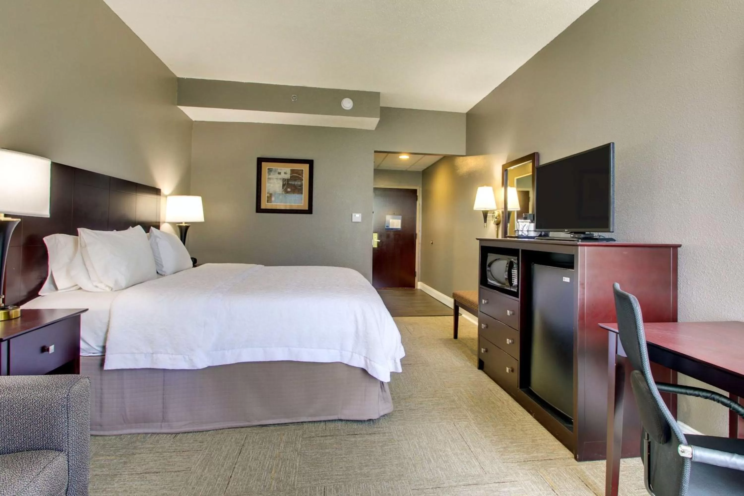 Bed in Hampton Inn Rolla