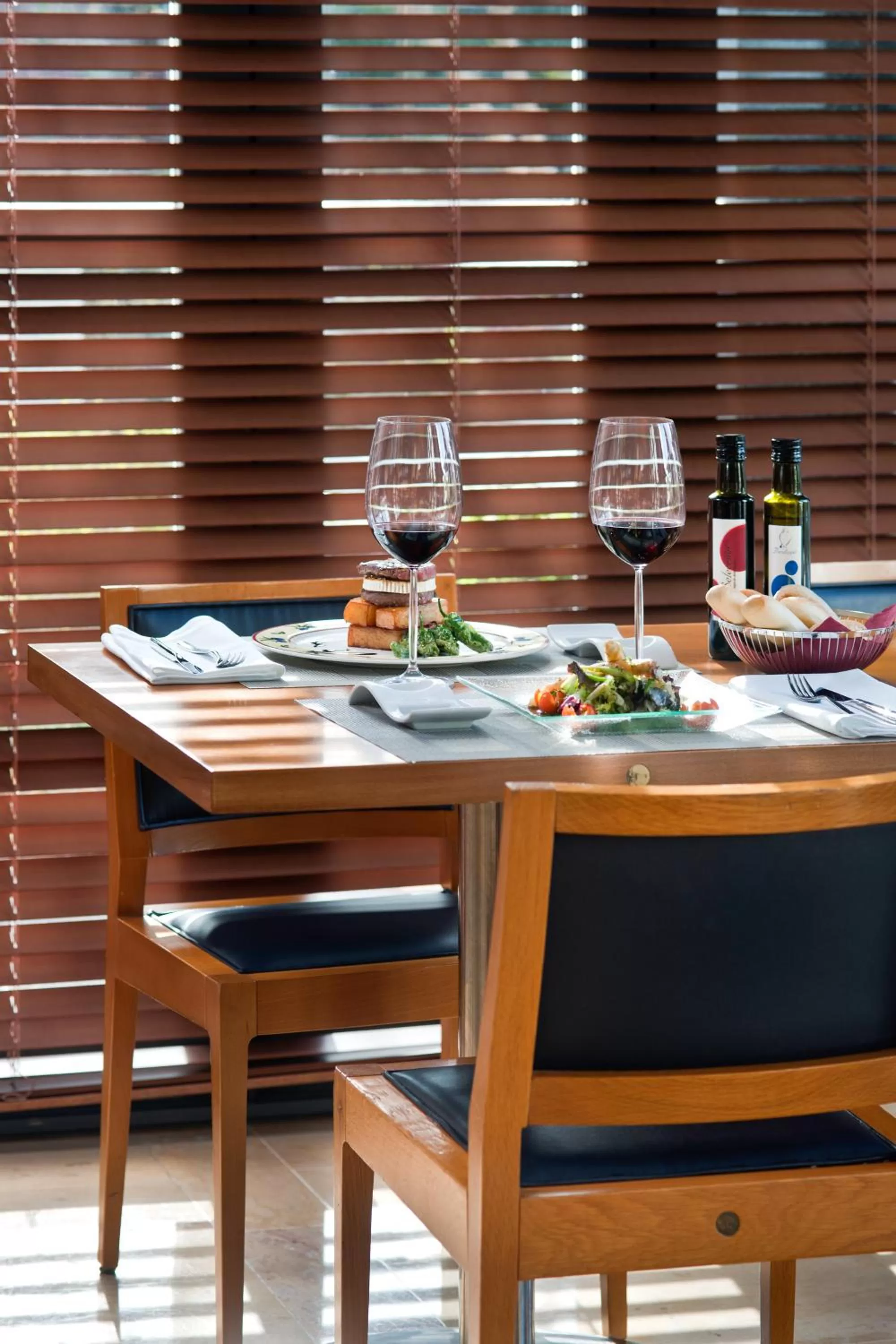 Lounge or bar in Ibis Lleida