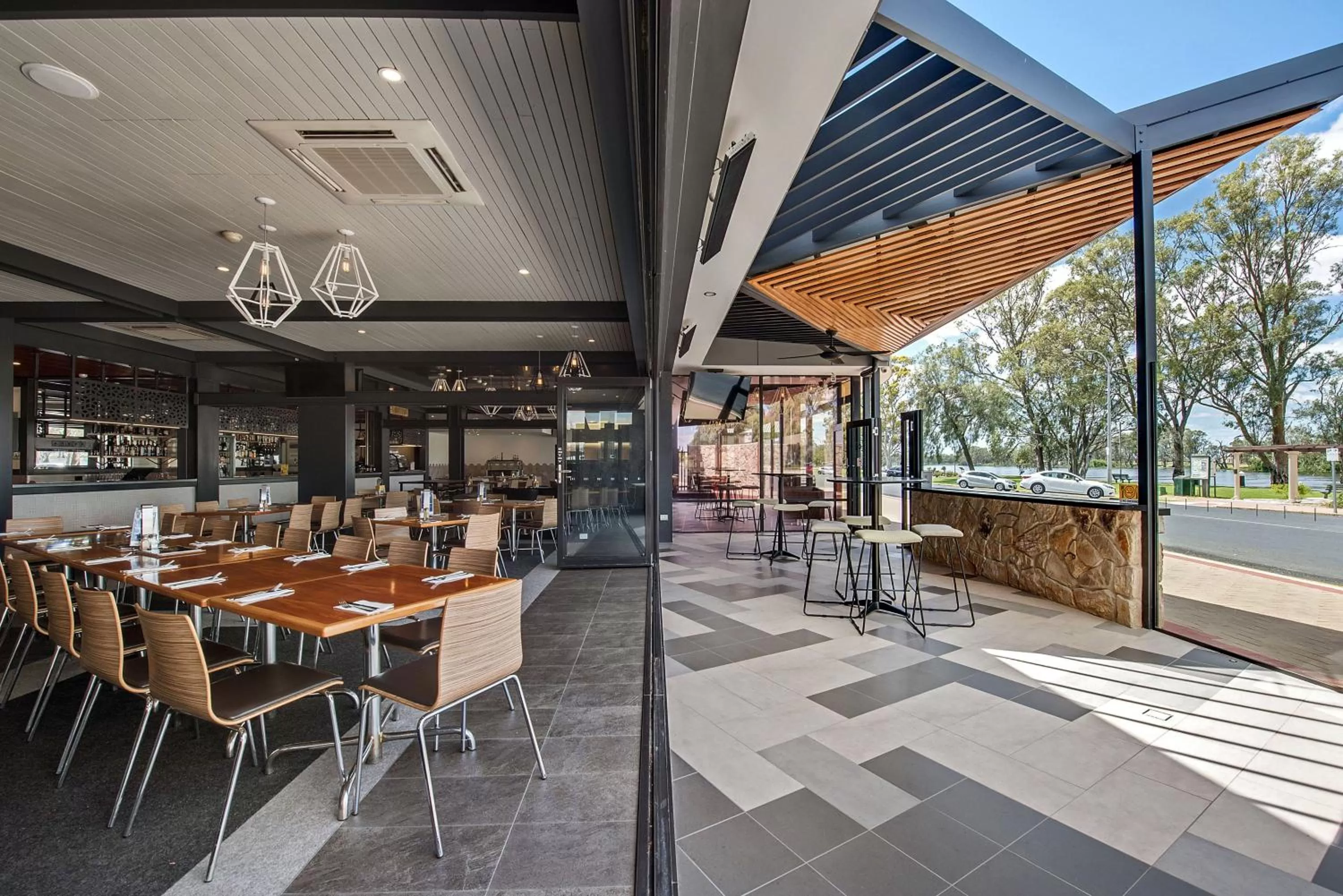 Patio in Berri Hotel