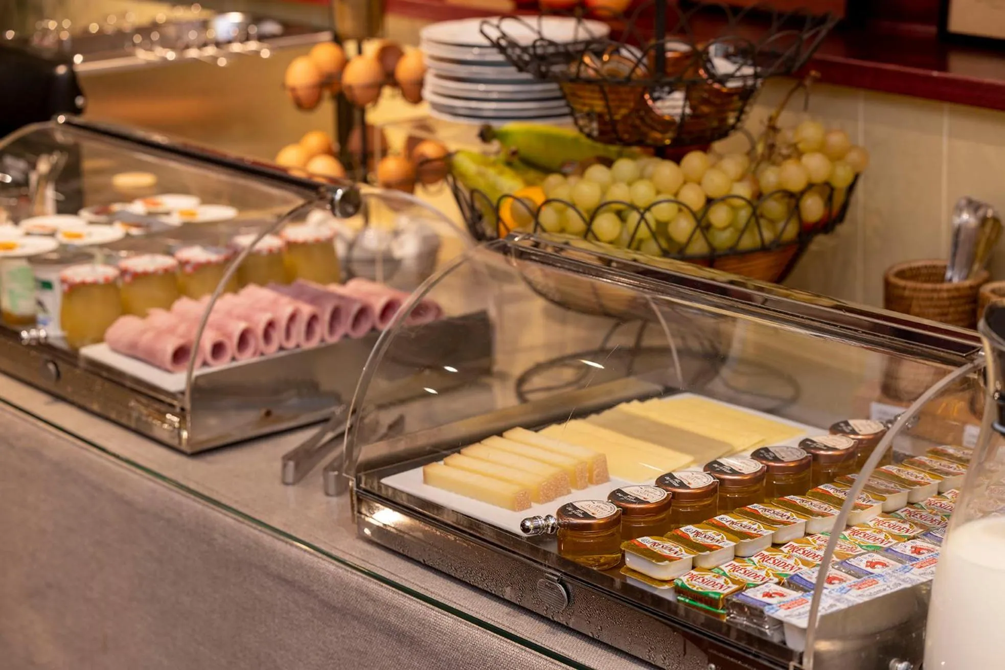 Breakfast in Hotel Clément