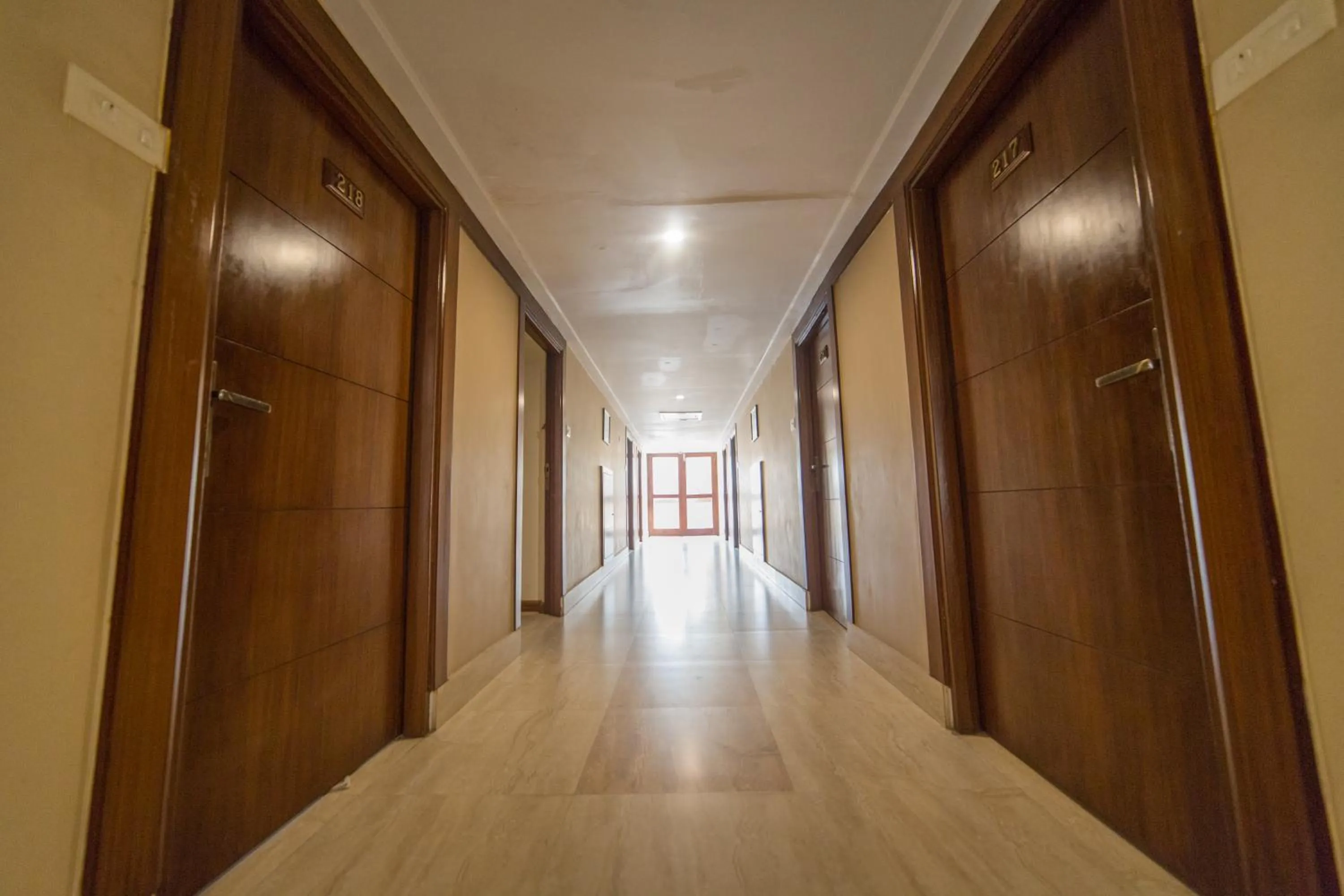 Area and facilities in Diamond Hotel