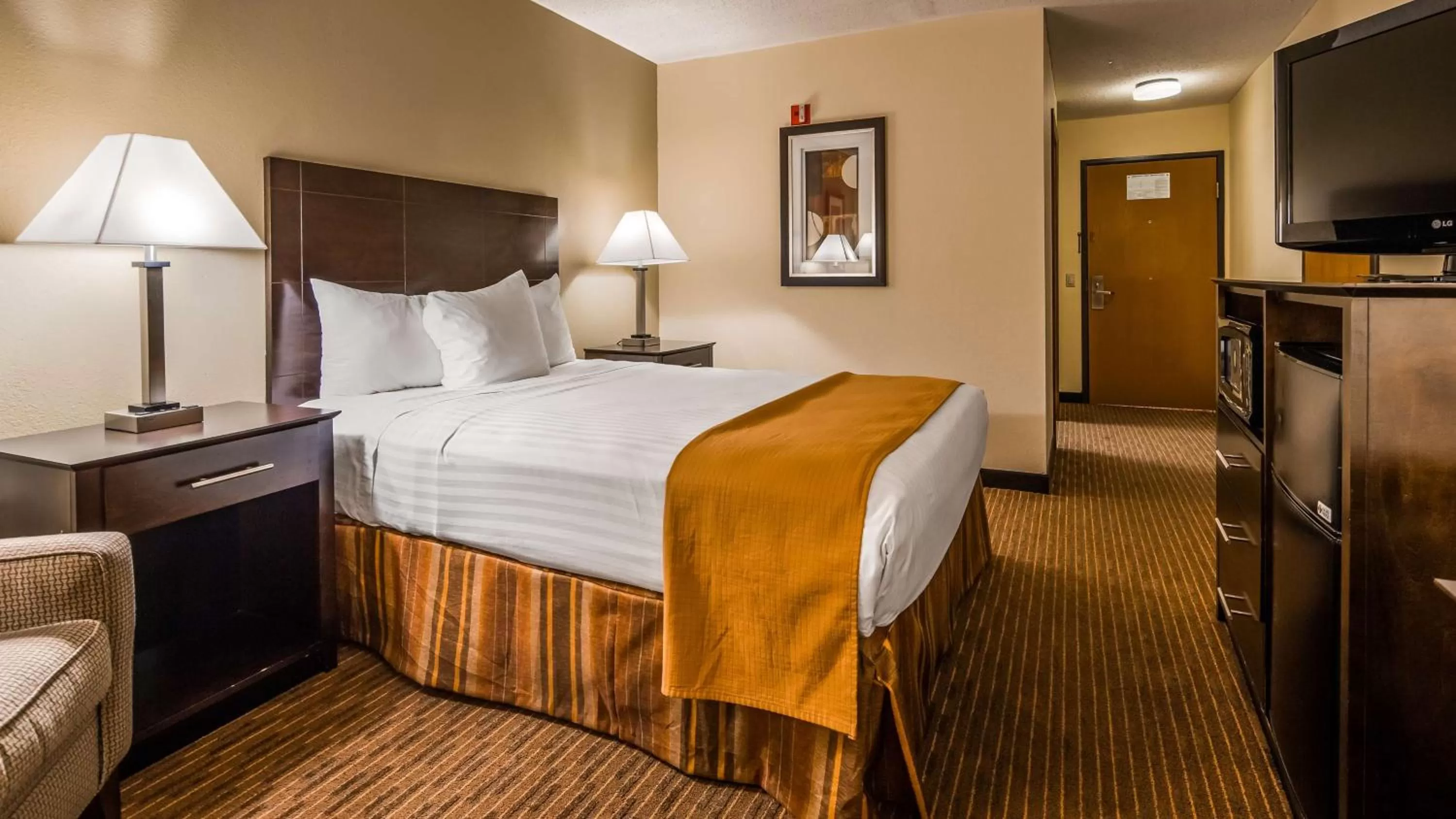 Photo of the whole room, Bed in Best Western Muncie