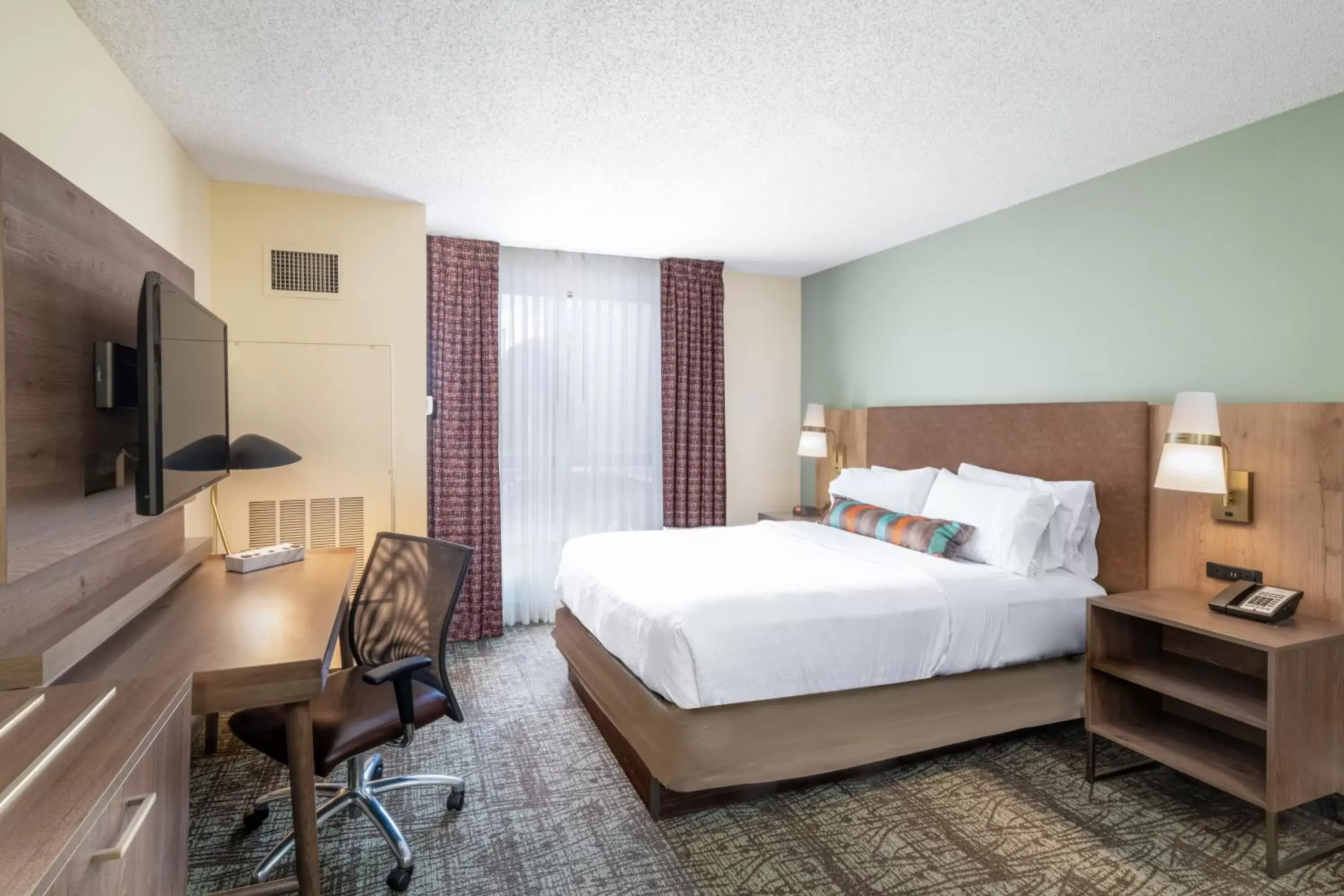 Studio Queen Suite in Staybridge Suites Memphis-Poplar Ave East, an IHG Hotel Studio Queen Suite in Staybridge Suites Memphis-Poplar Ave East, an IHG Hotel
