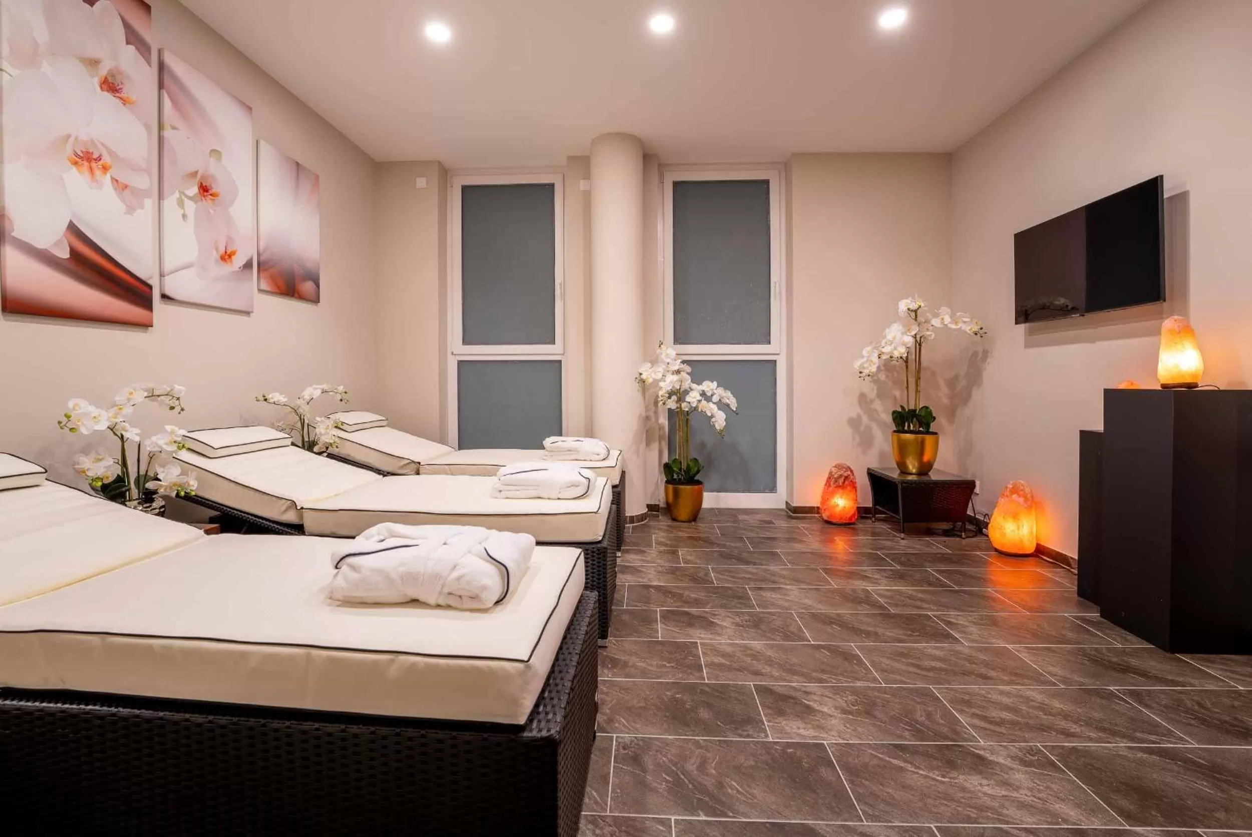 Sauna, Bed in Best Western Plus Plaza Berlin Kurfürstendamm