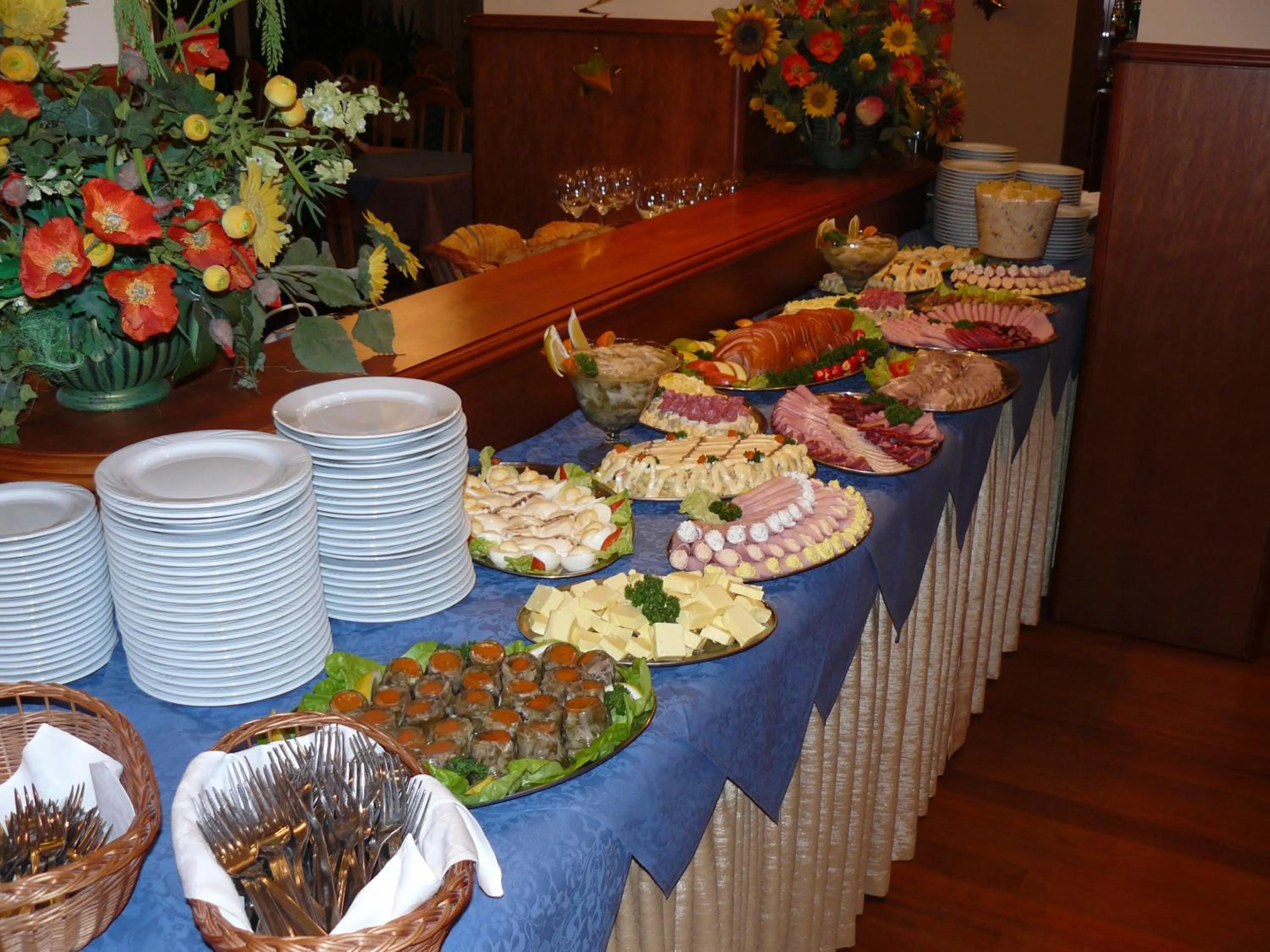 Buffet breakfast in Hotel Polaris