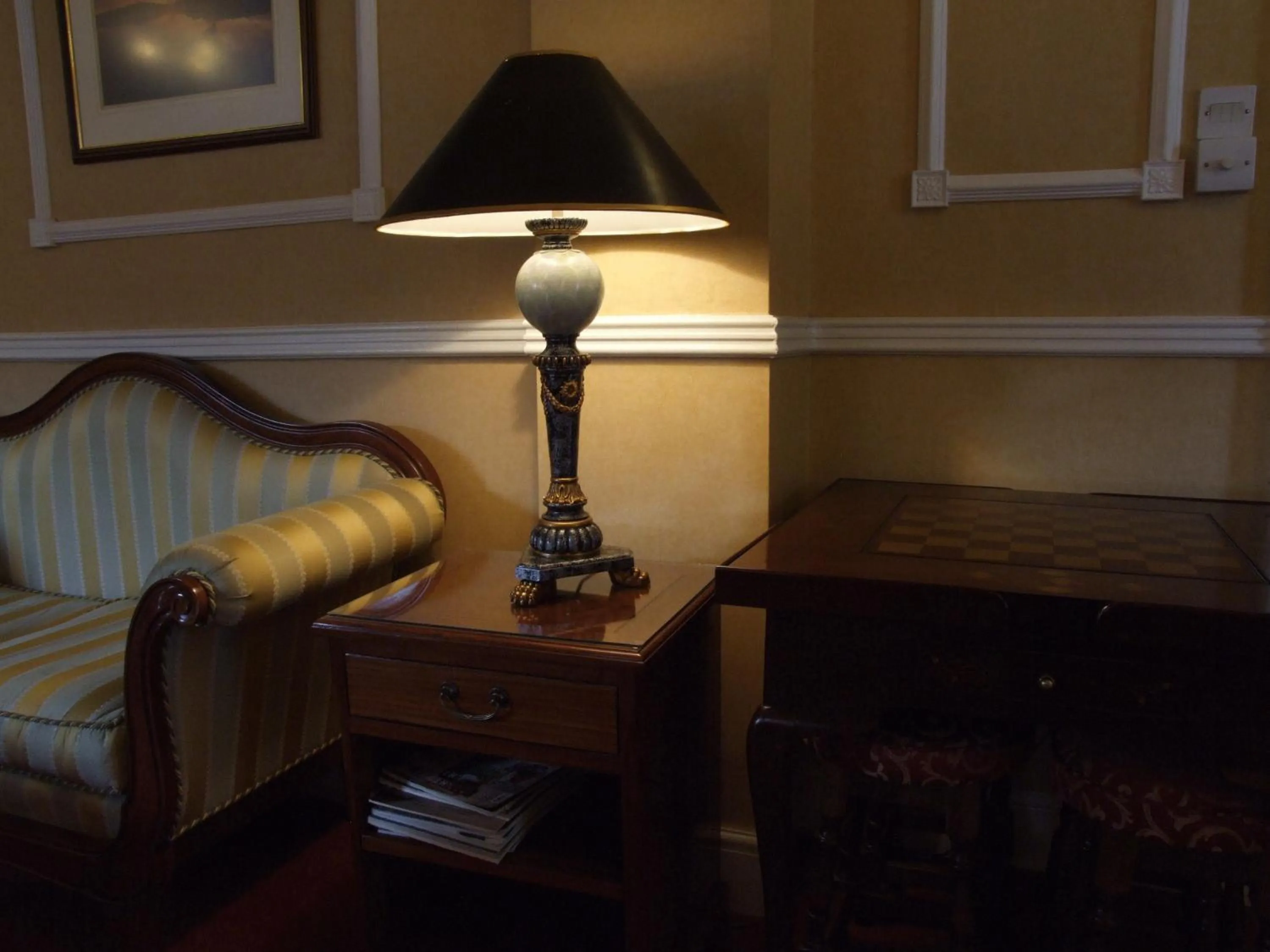 Decorative detail in Ely House Hotel