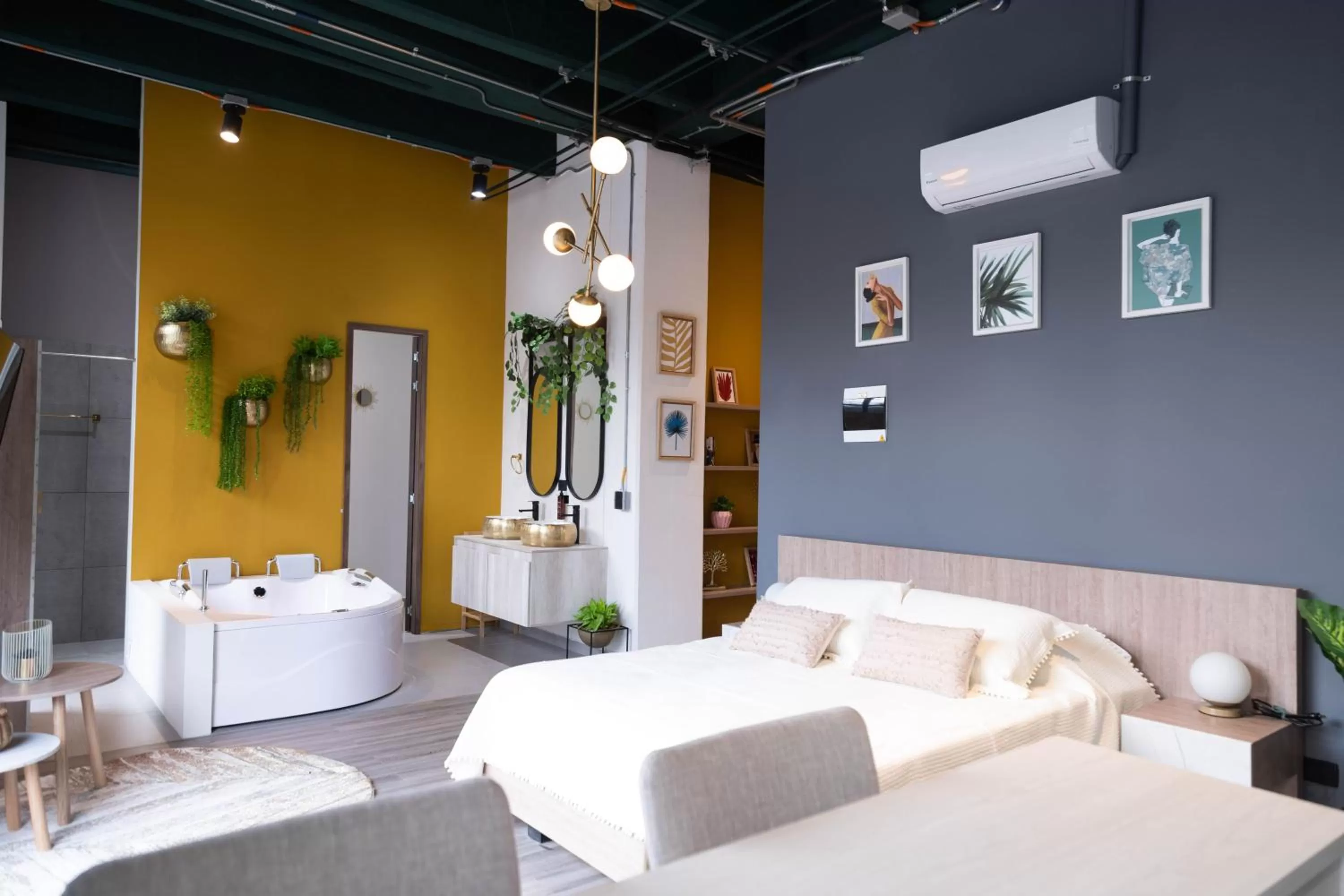 Seating area in Royal Living Poblado