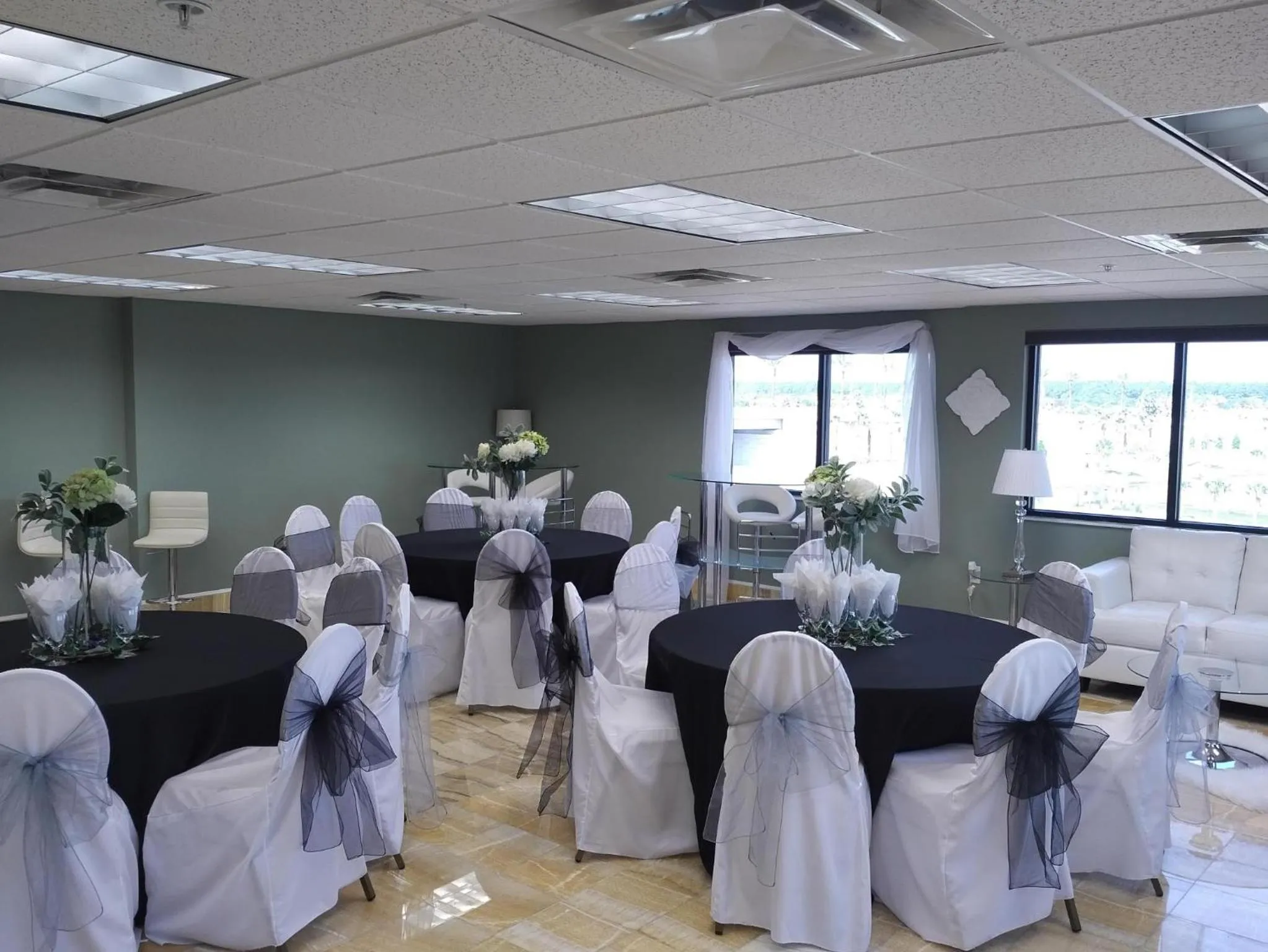 Meeting/conference room in Marble Waters Hotel & Suites, Trademark by Wyndham