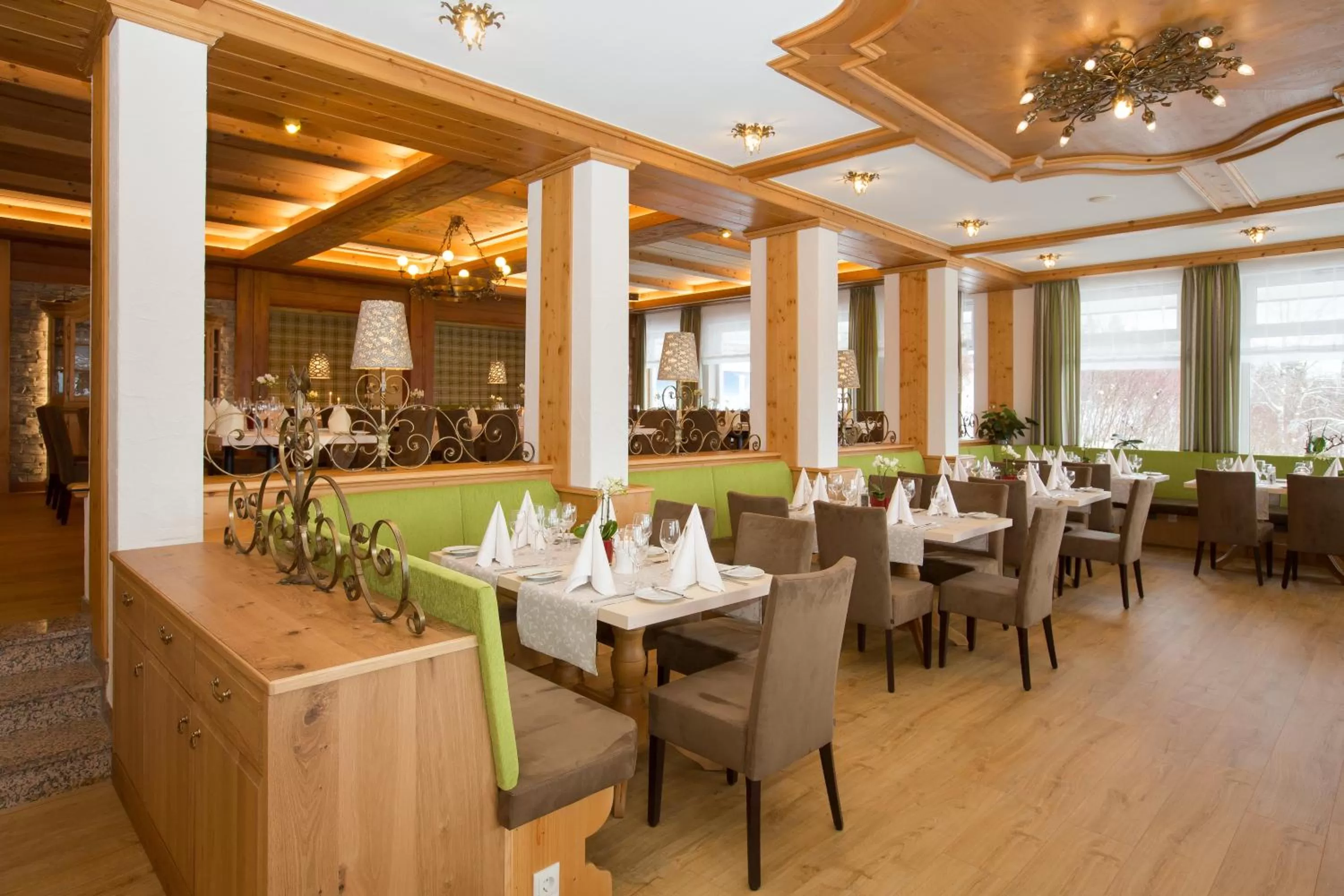 Restaurant/places to eat in Berghotel Jägerhof ****S