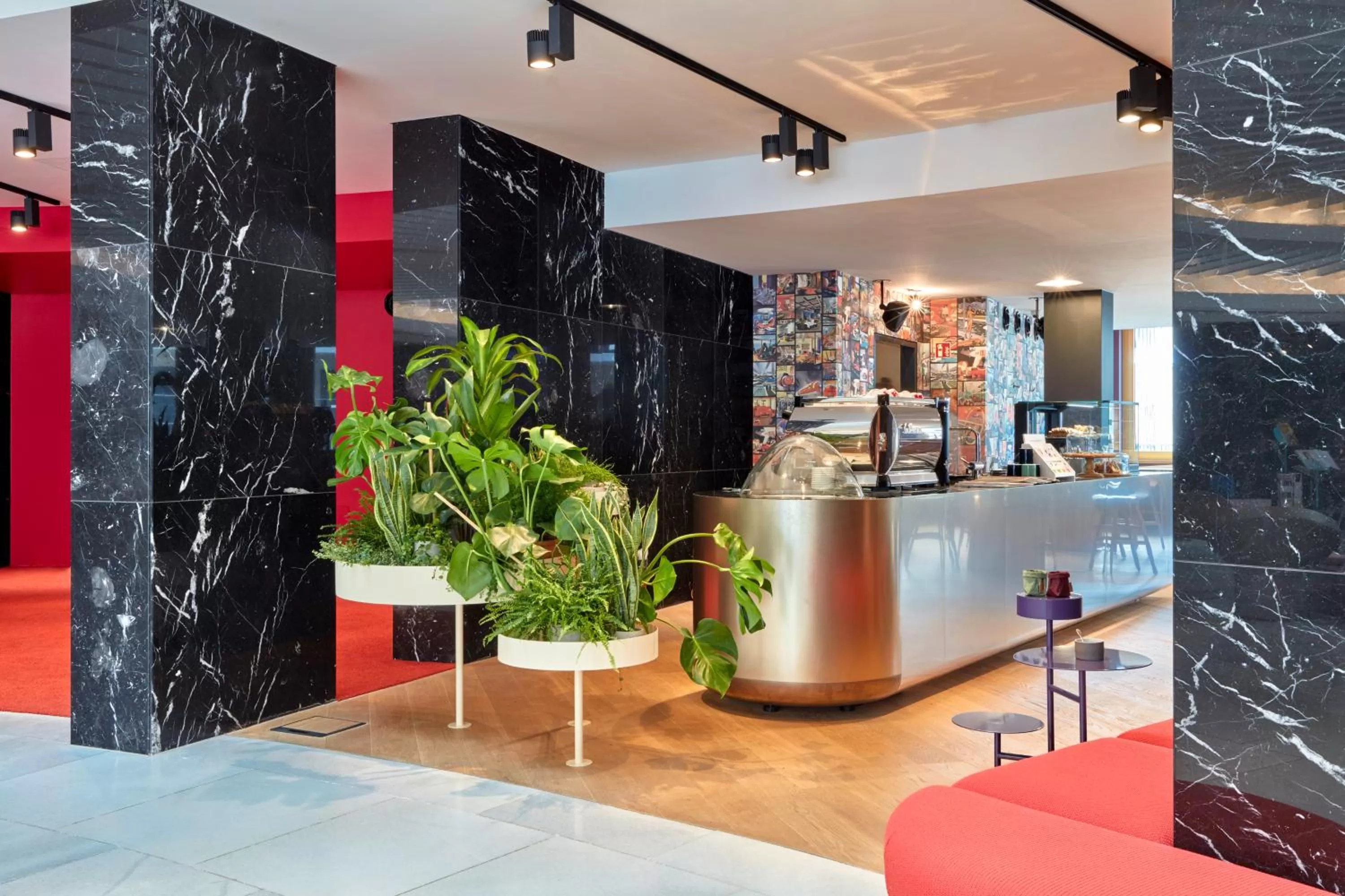 Restaurant/places to eat in 25hours Hotel The Circle