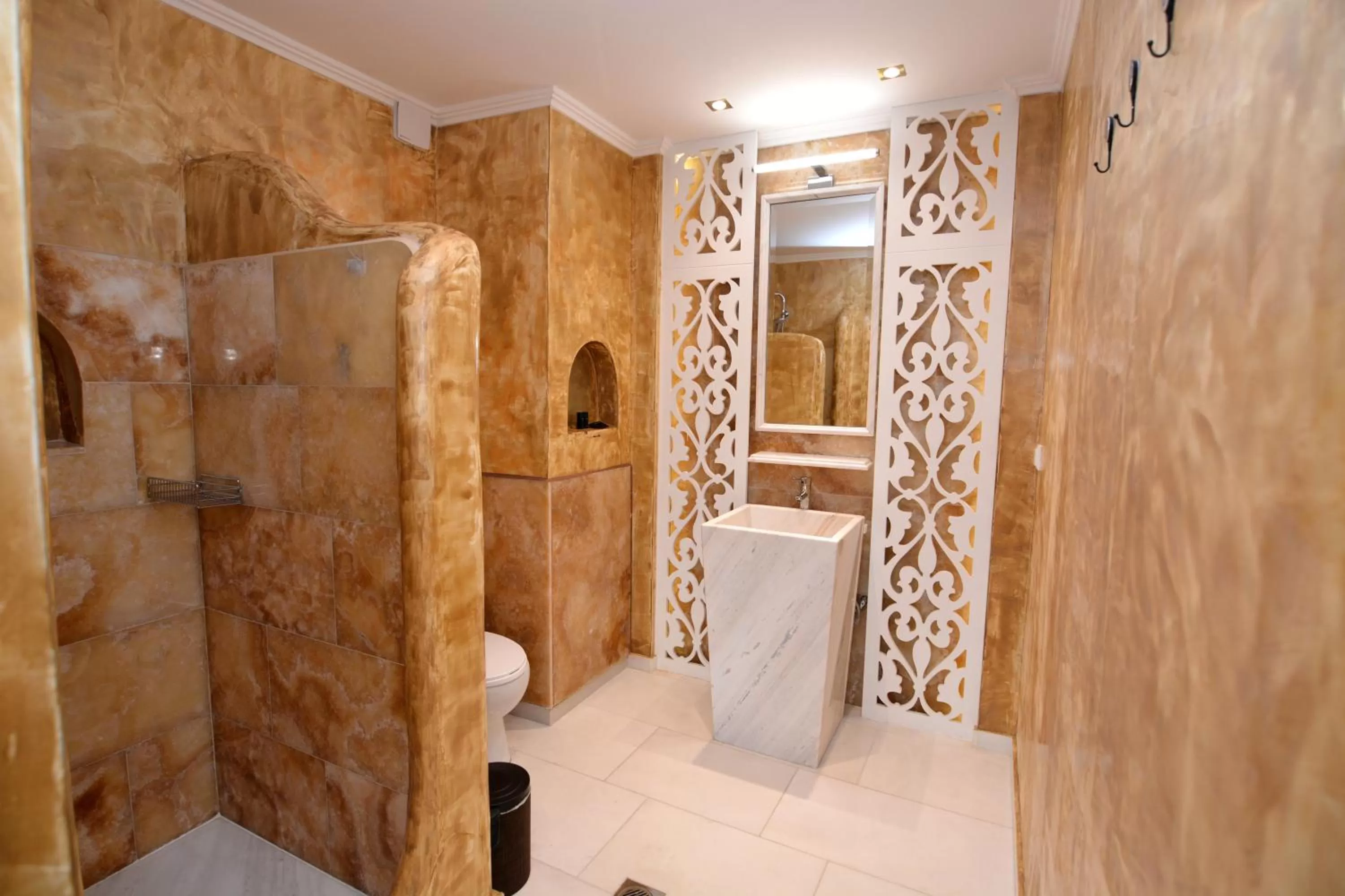 Shower in Amina Hanem Boutique Apartments