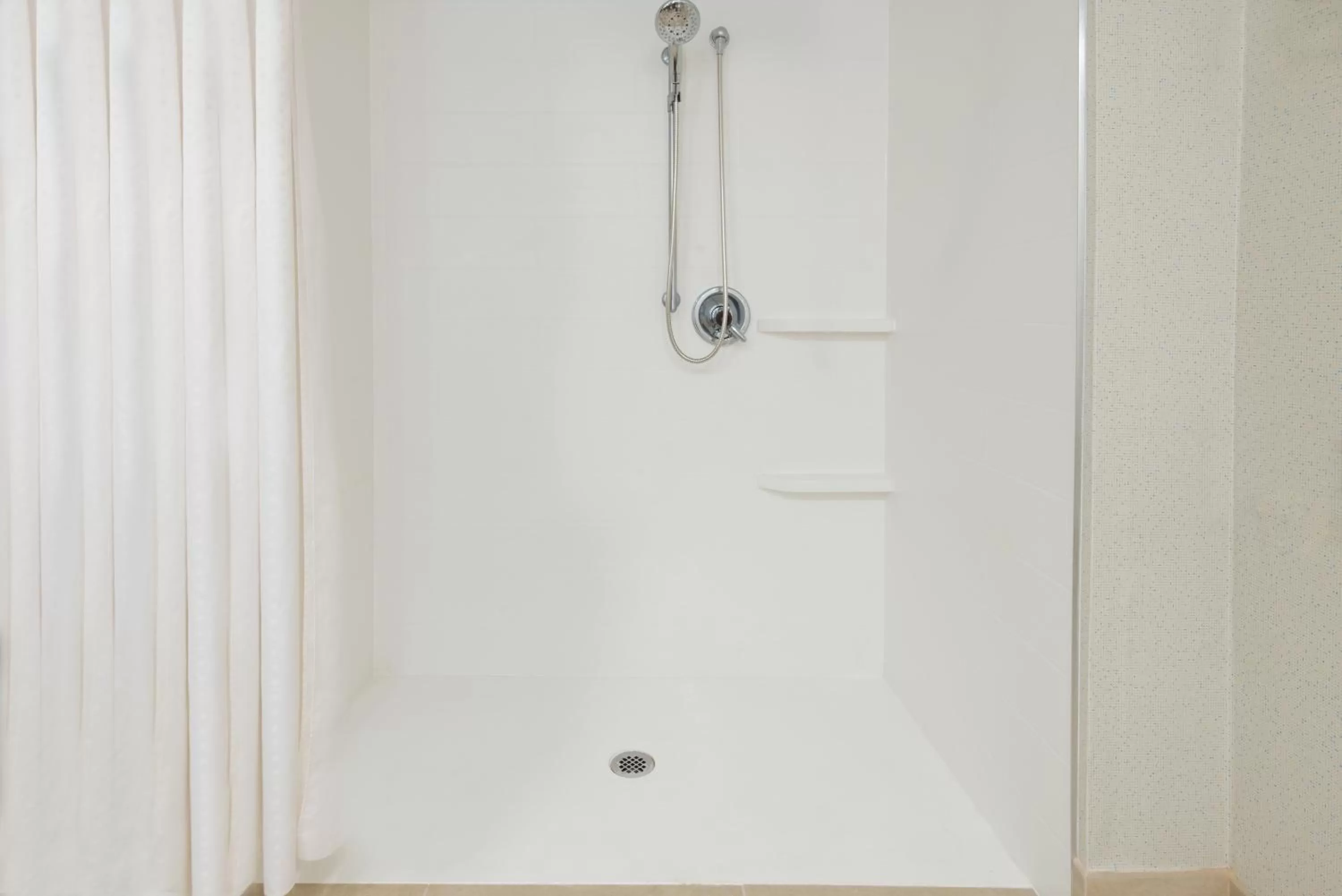 Photo of the whole room in Holiday Inn Express Hotel & Suites Bentonville by IHG