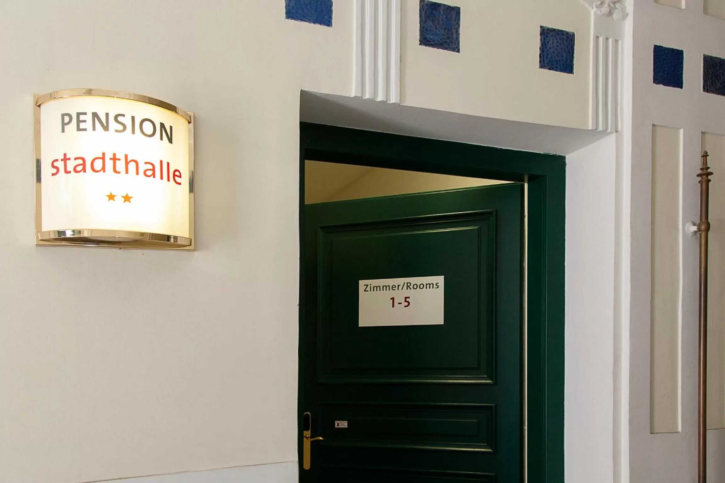 Facade/entrance in Pension Stadthalle