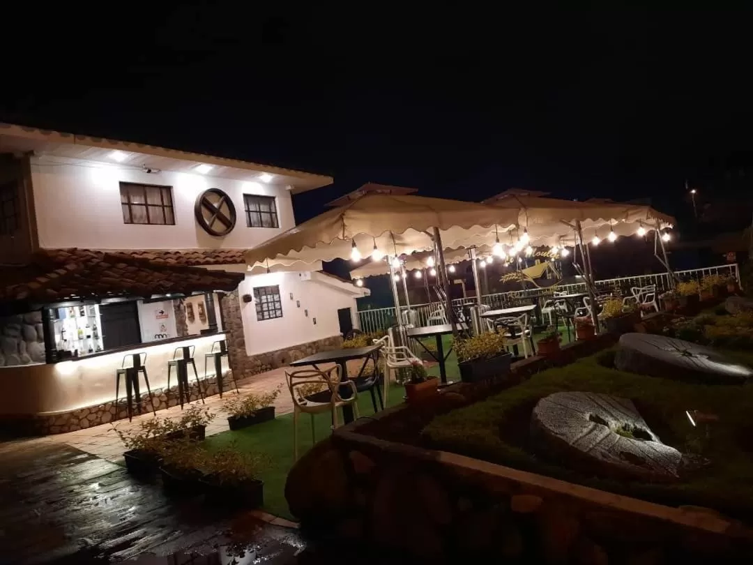 Restaurant/places to eat in Hotel & Suites en Cuenca, Venue Batán