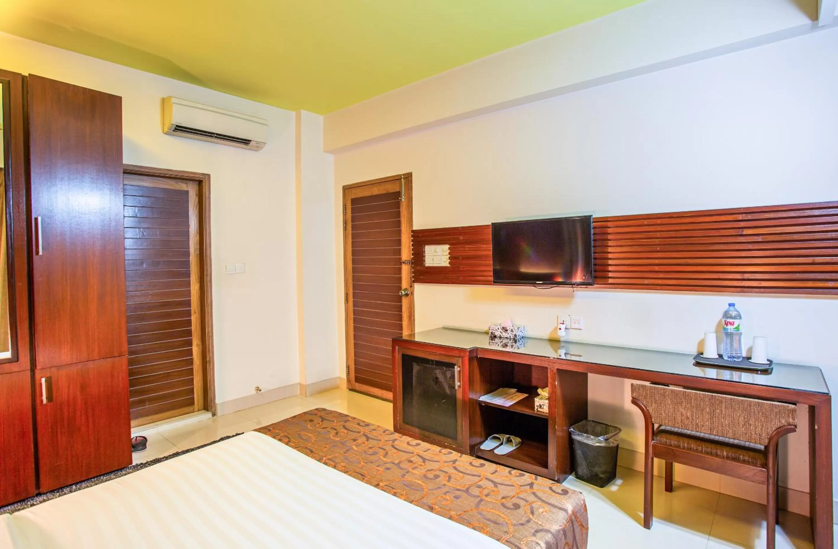 Bedroom, Bed in Hotel La Villa Western by Sea Pearl Beach Resort & Spa