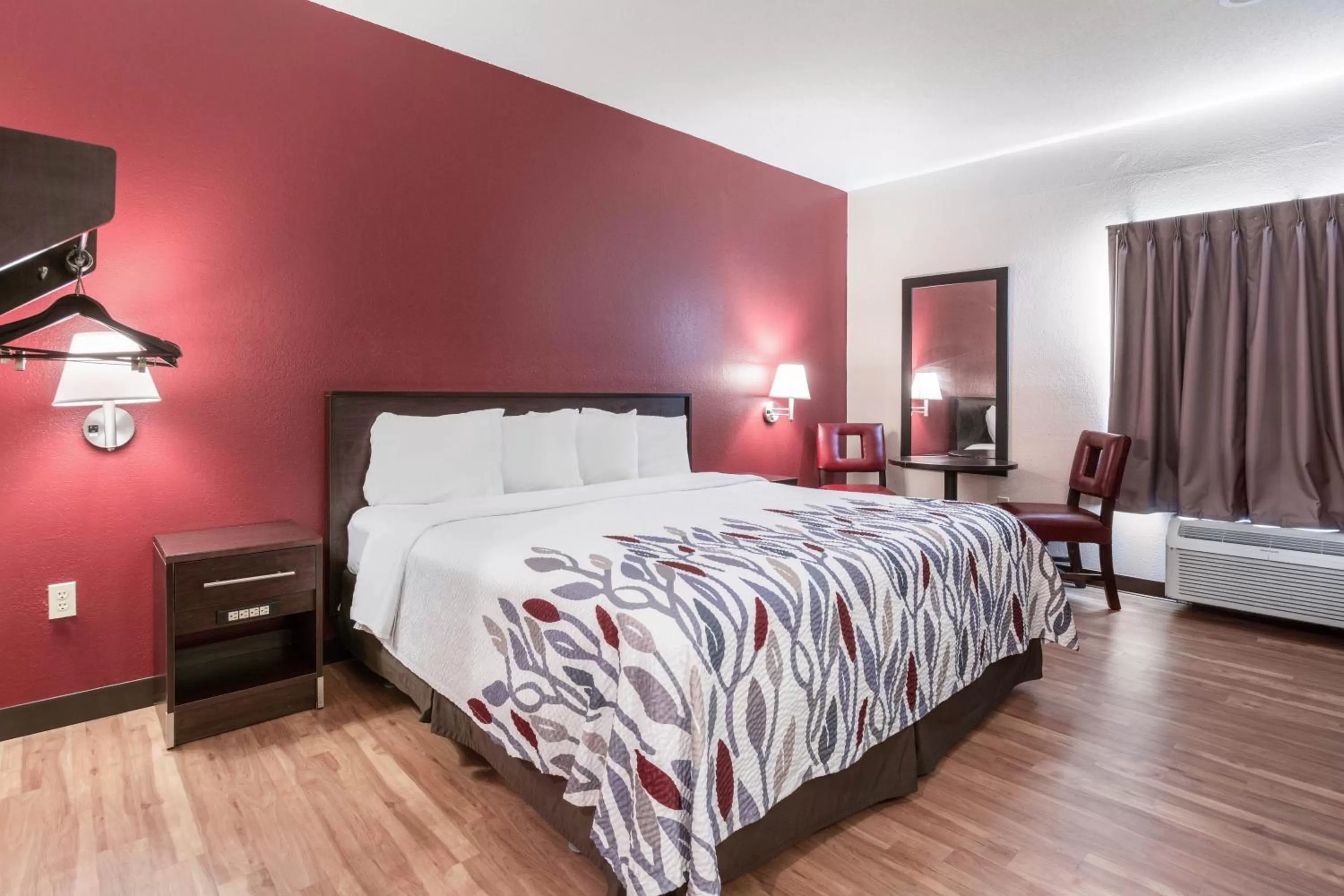 Bedroom, Bed in Red Roof Inn Richmond, KY