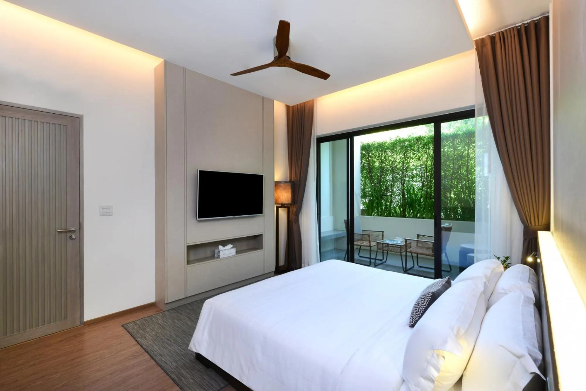 Bedroom, Bed in Tinidee Golf Resort Phuket