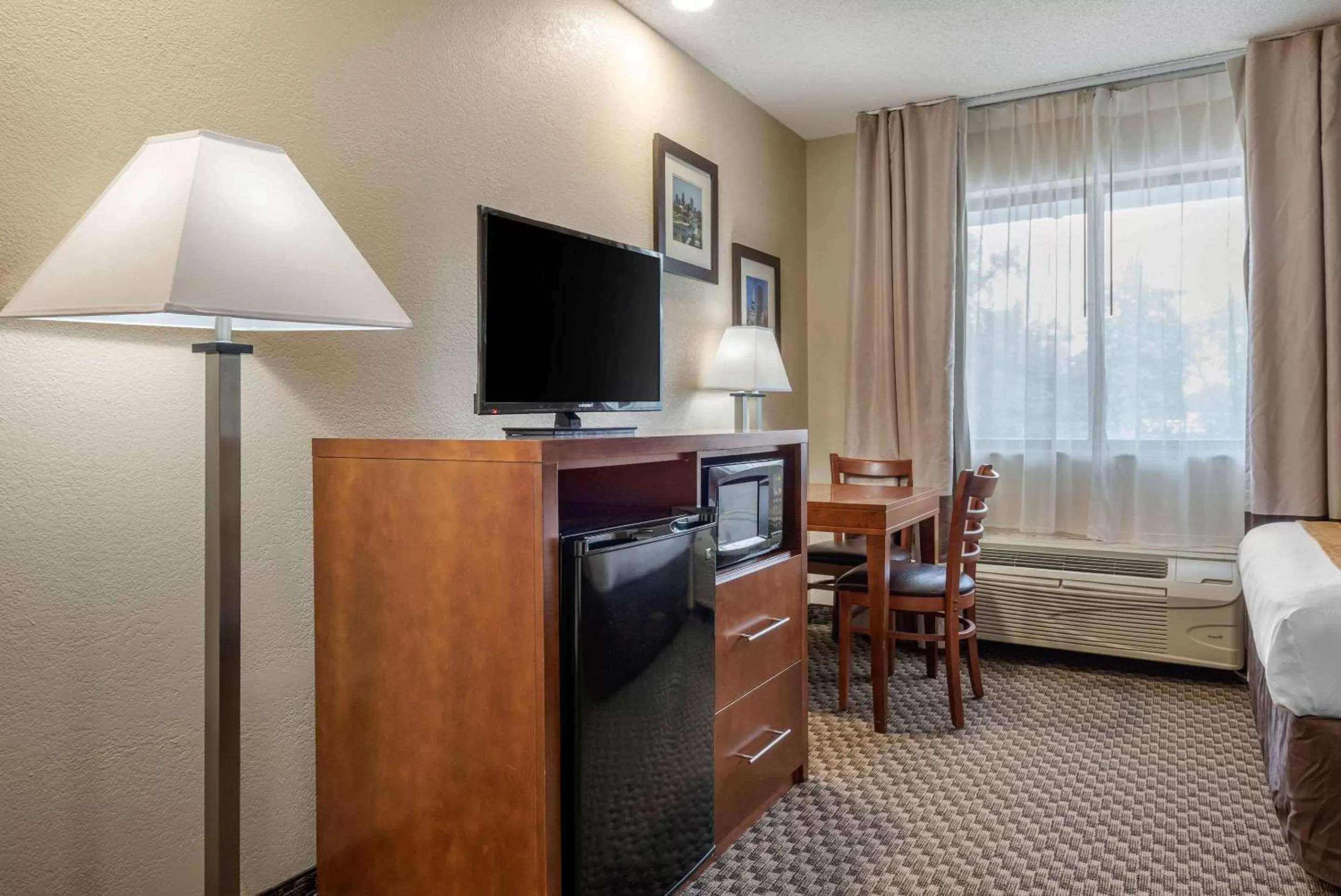 Photo of the whole room in Comfort Inn Indianapolis South
