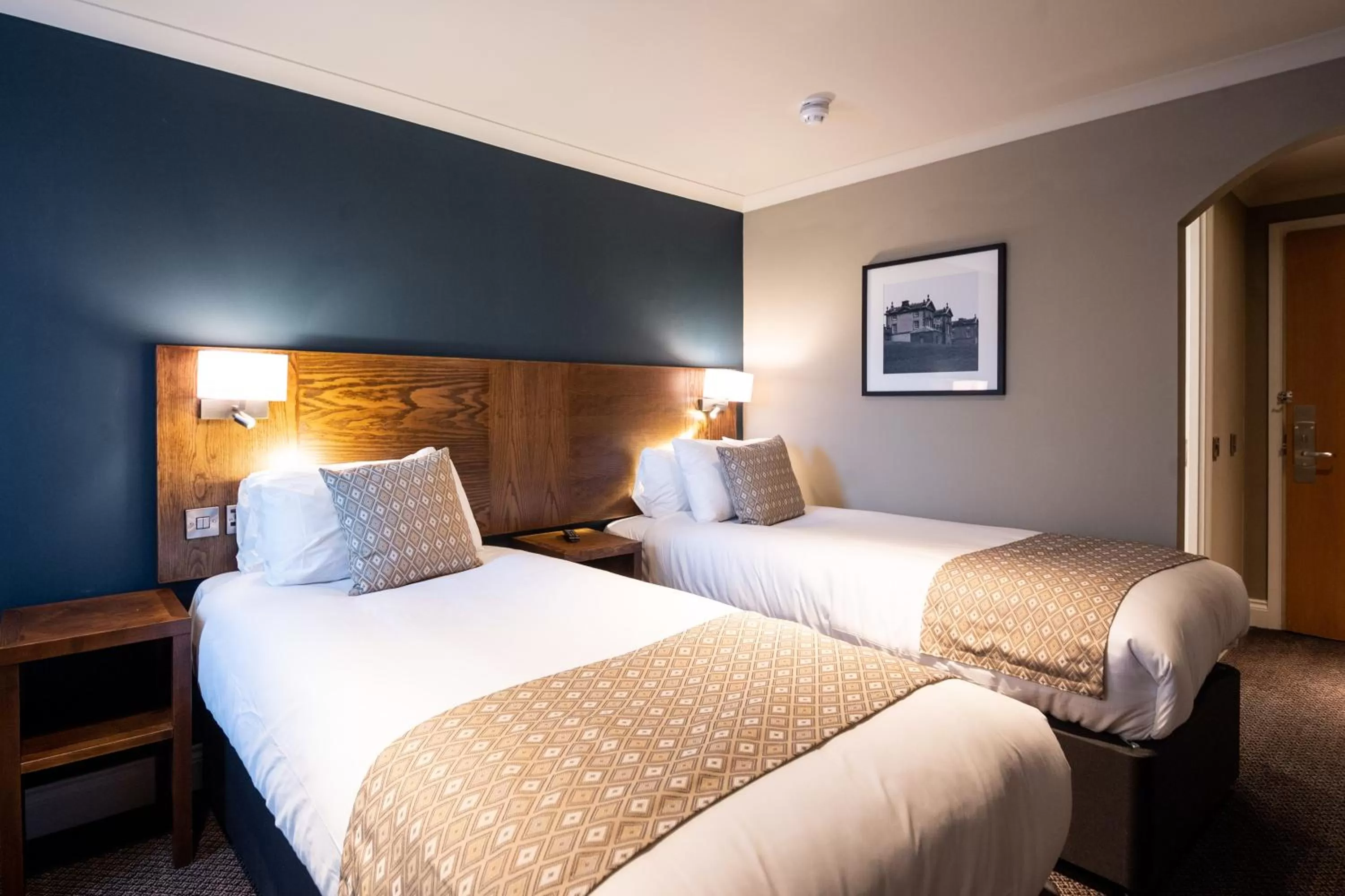 Bed in Toby Carvery Strathclyde, M74 J6 by Innkeeper's Collection