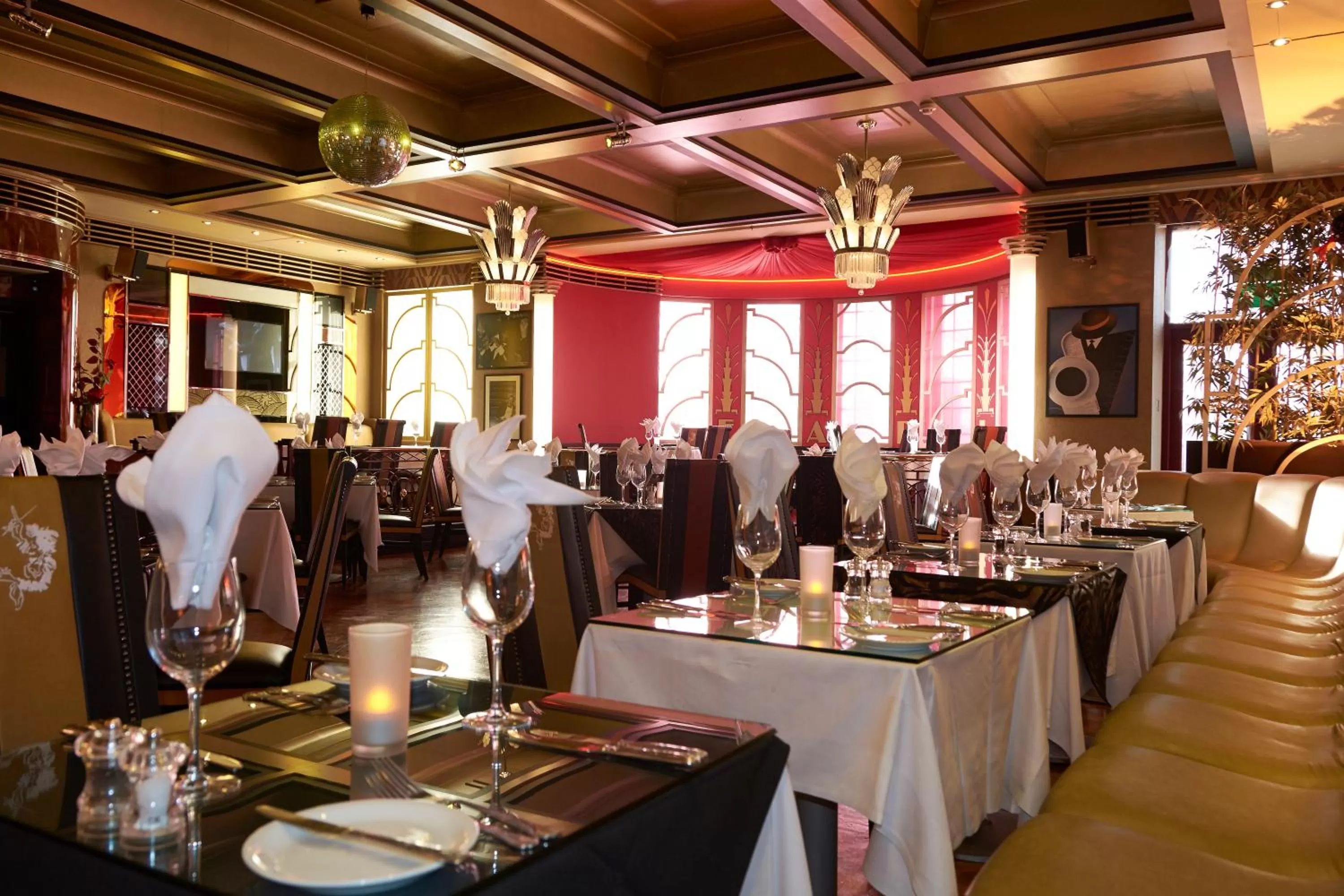 Restaurant/places to eat in Earl Of Doncaster Hotel