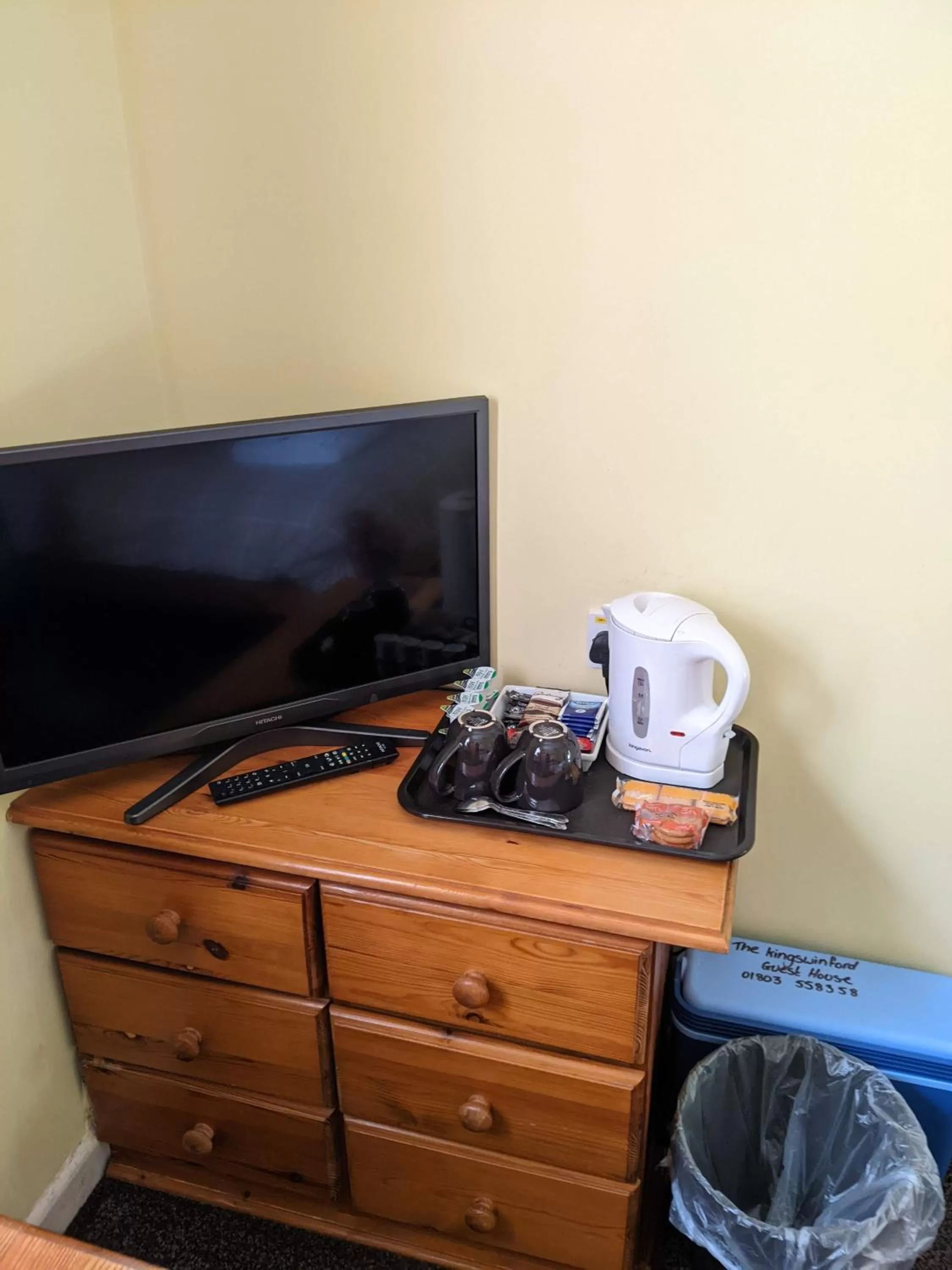 Kingswinford Guest House with Free Parking