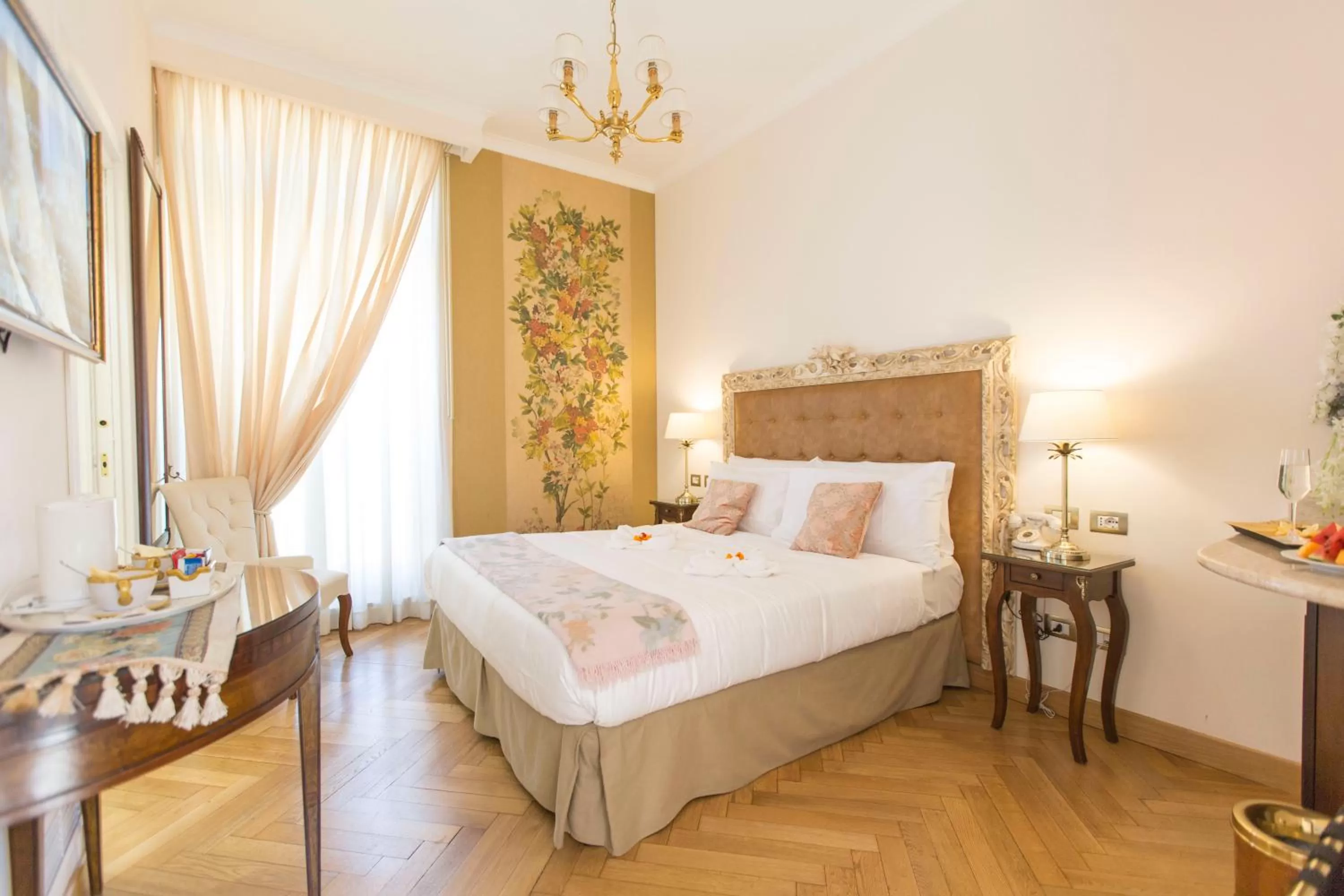 Deluxe Double Room with Balcony in Royal Suite Trinità Dei Monti