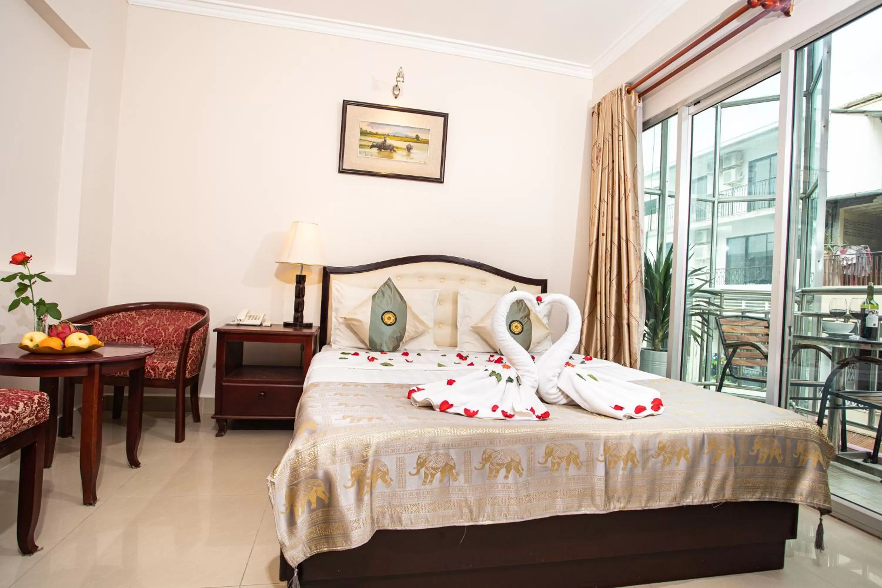 Bed in Silver Mounts Hotel