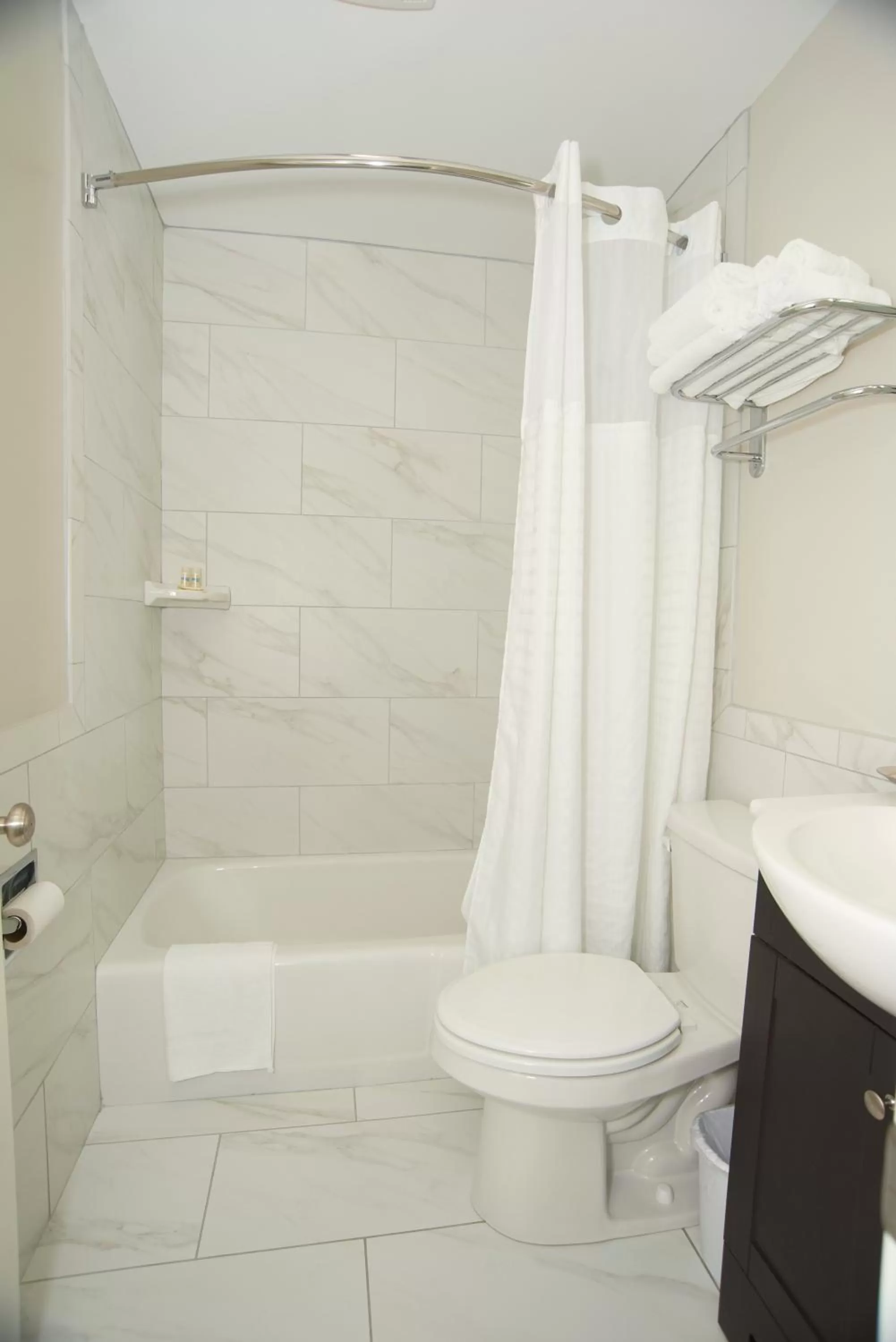 Bathroom in Belknap Point Inn