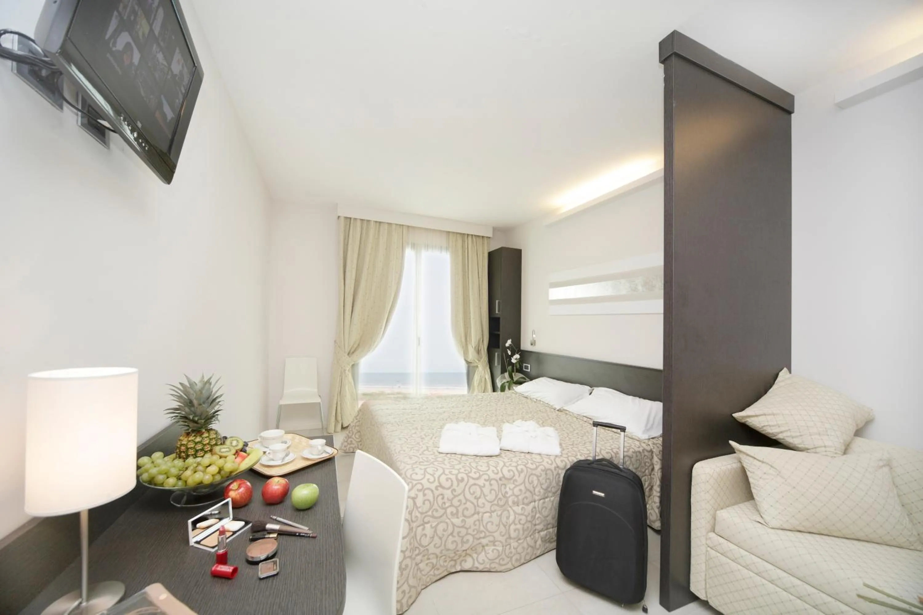 TV and multimedia, Bed in Hotel Dante Family Spa Resort